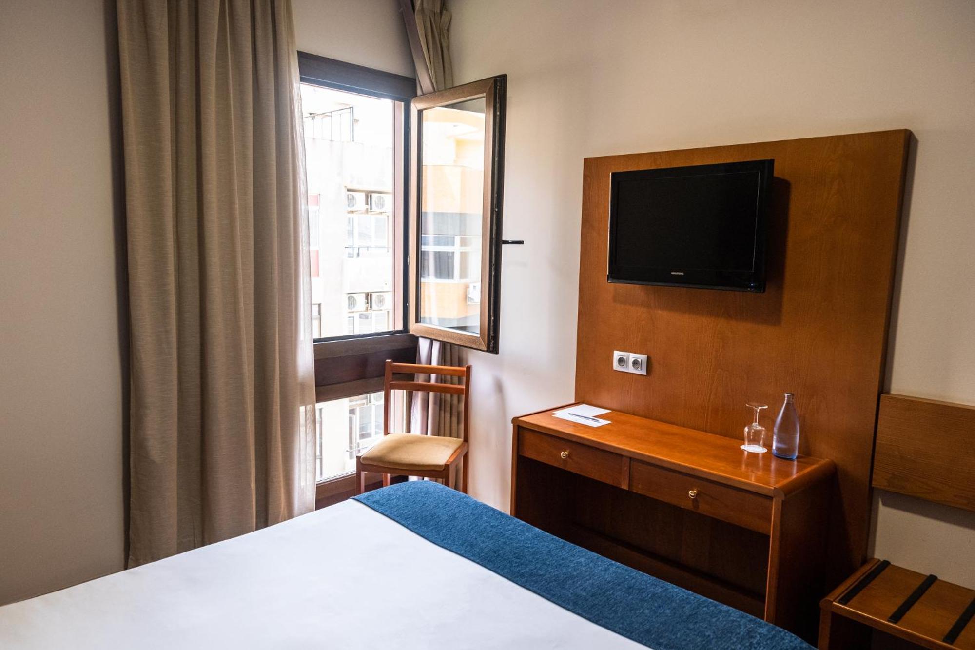 Exterior Double or Twin Room City View