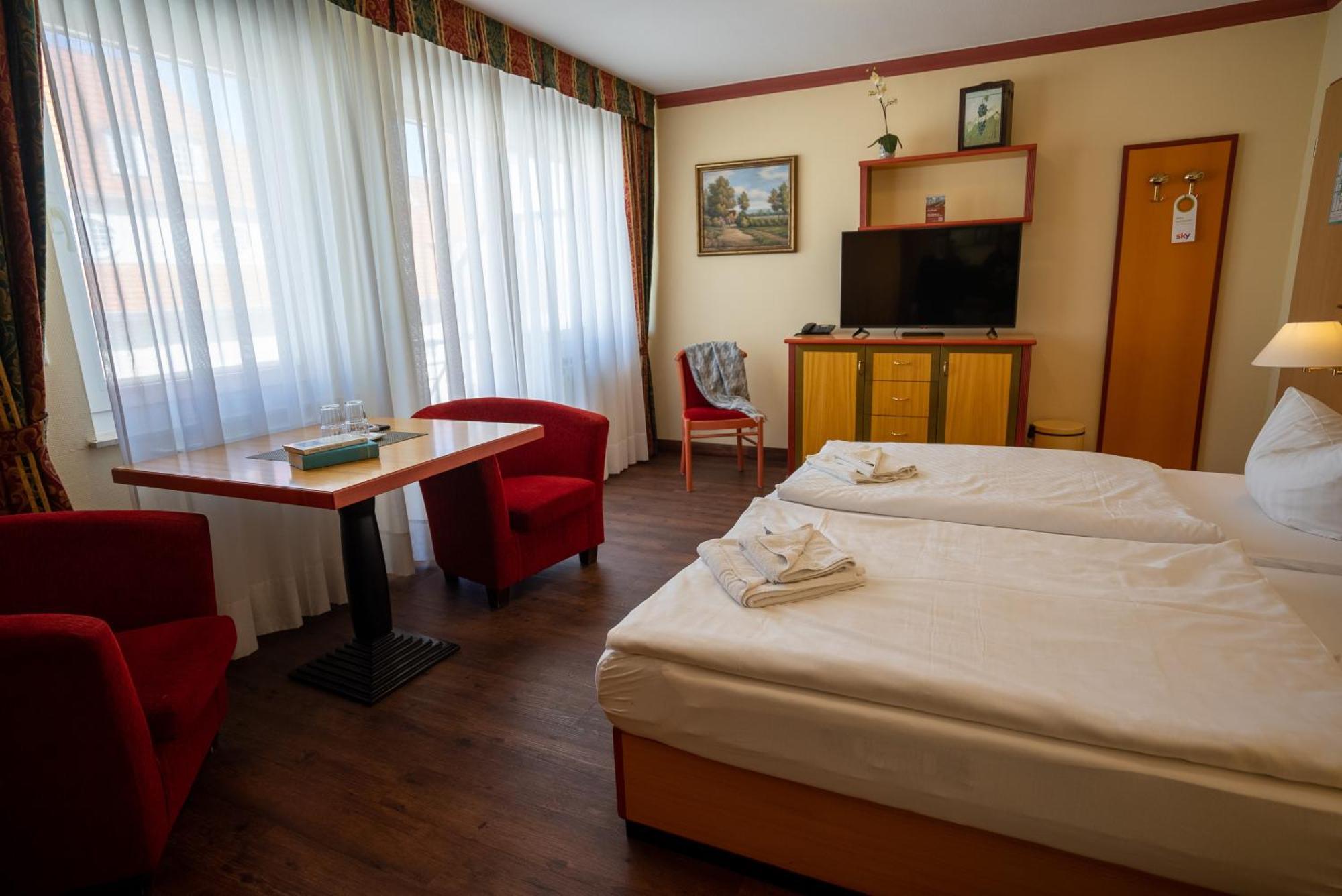 Double Room Balcony or courtyard view,967040170:JPEG