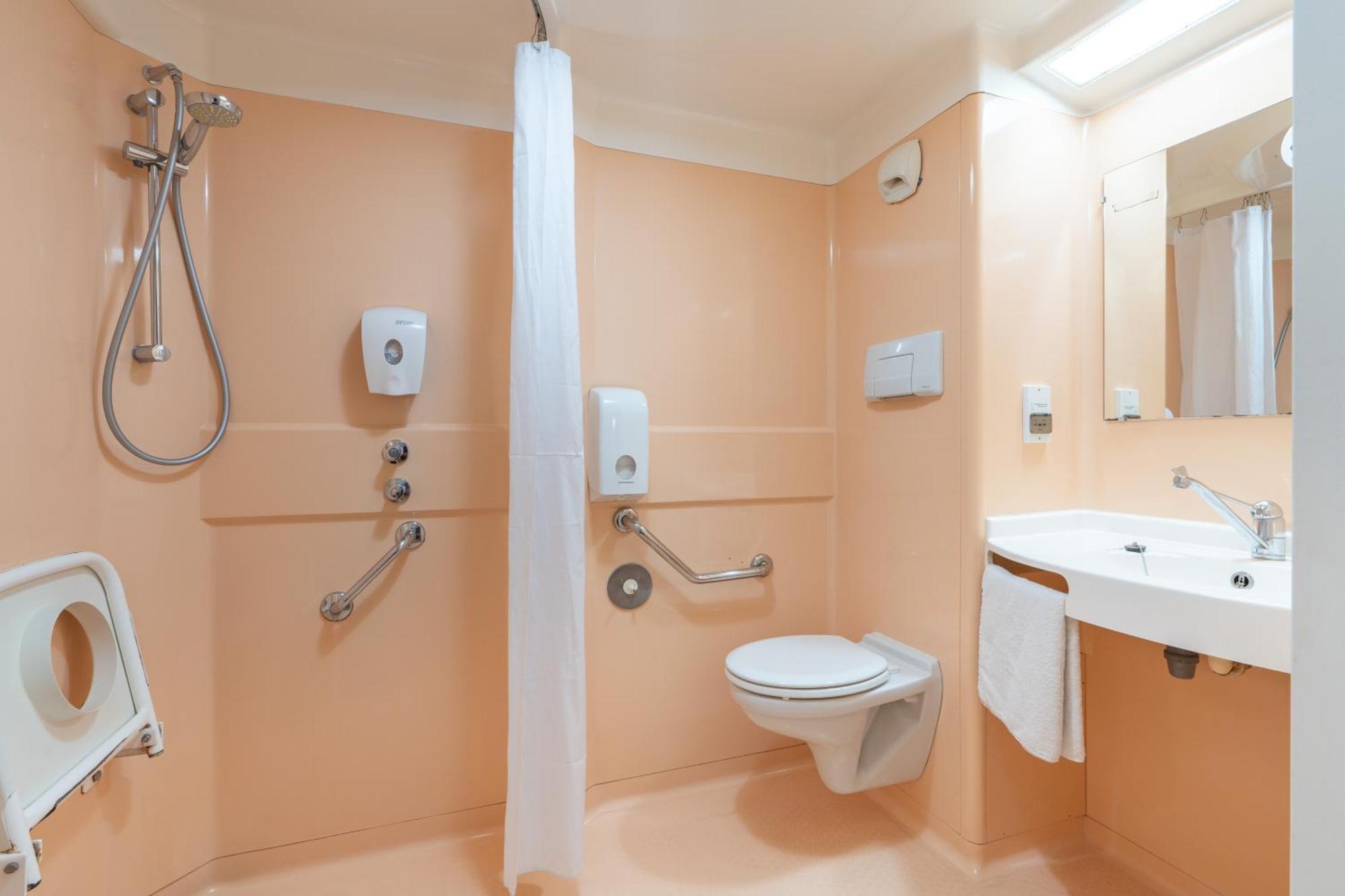 Triple Room,1541660683:JPEG