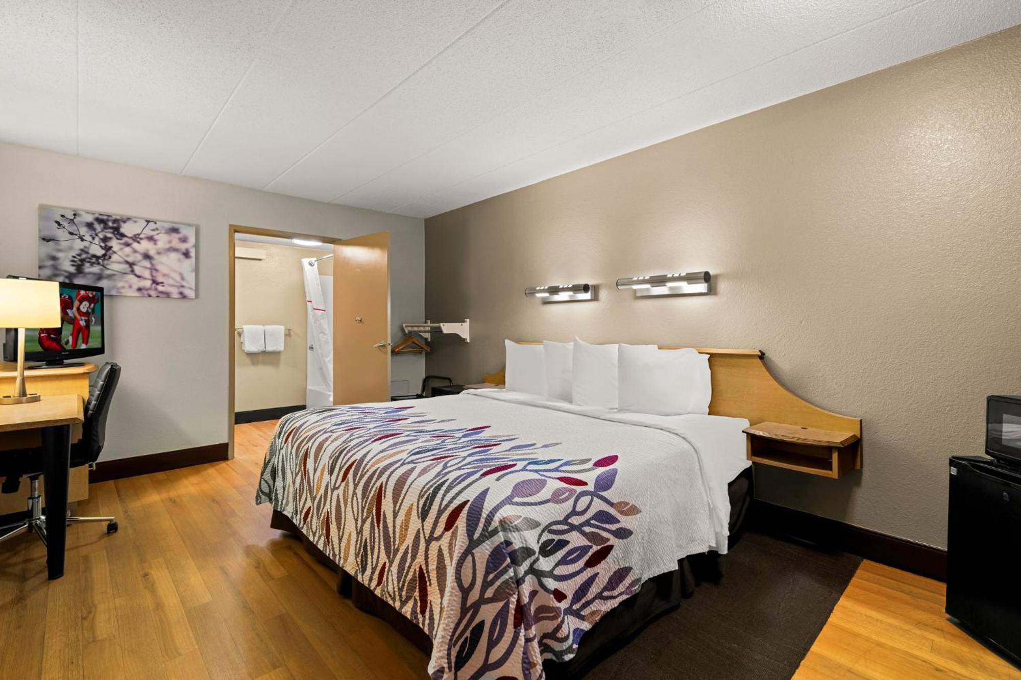 Superior King Room Disability Access Smoke