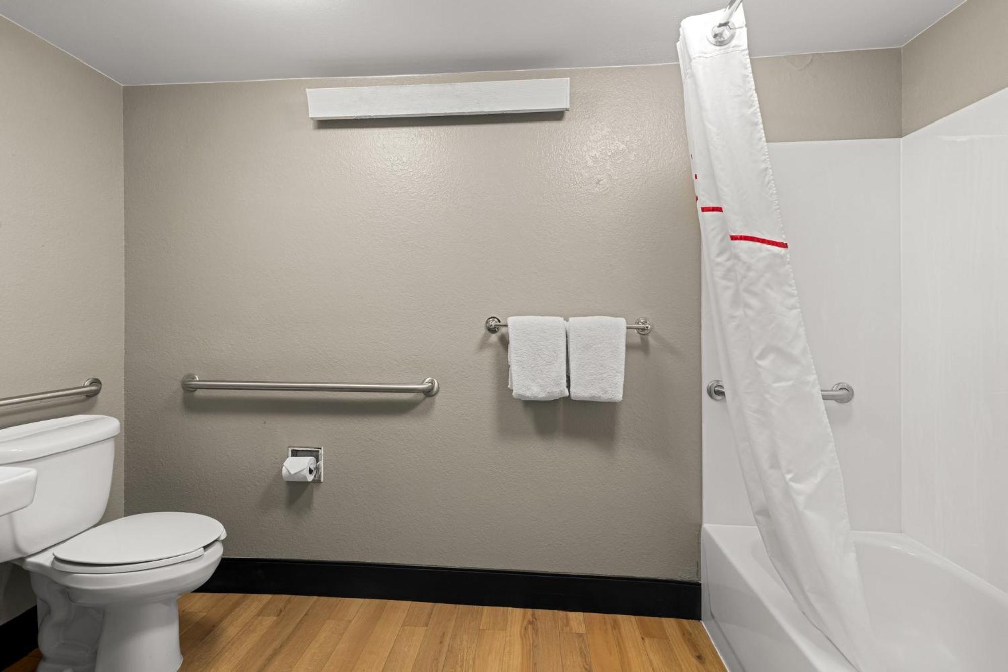 Superior King Room Disability Access Smoke