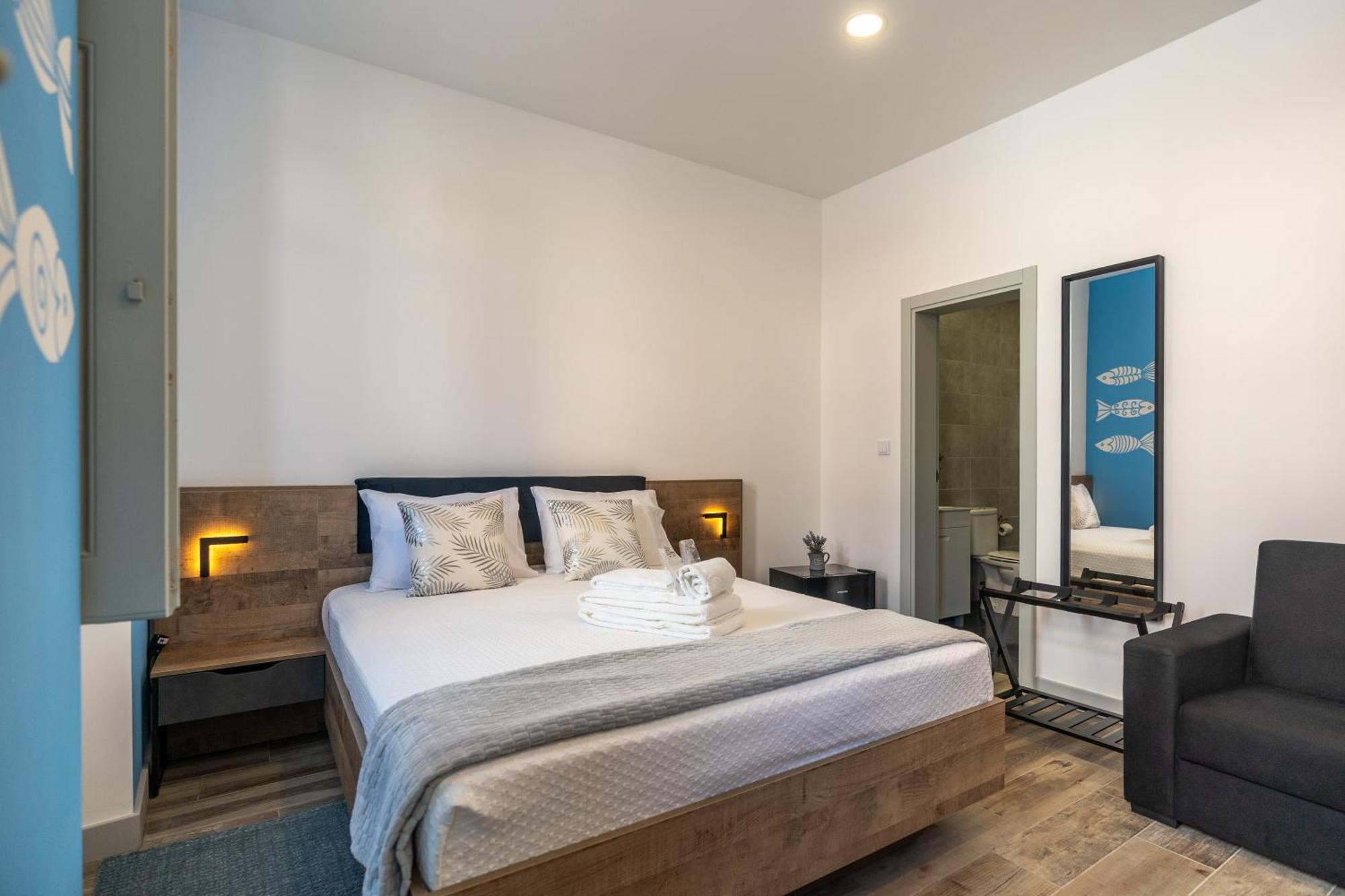 Double Room Private Bathroom