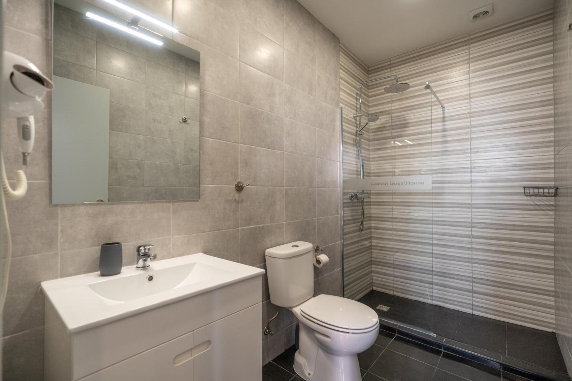 Double Room Private Bathroom