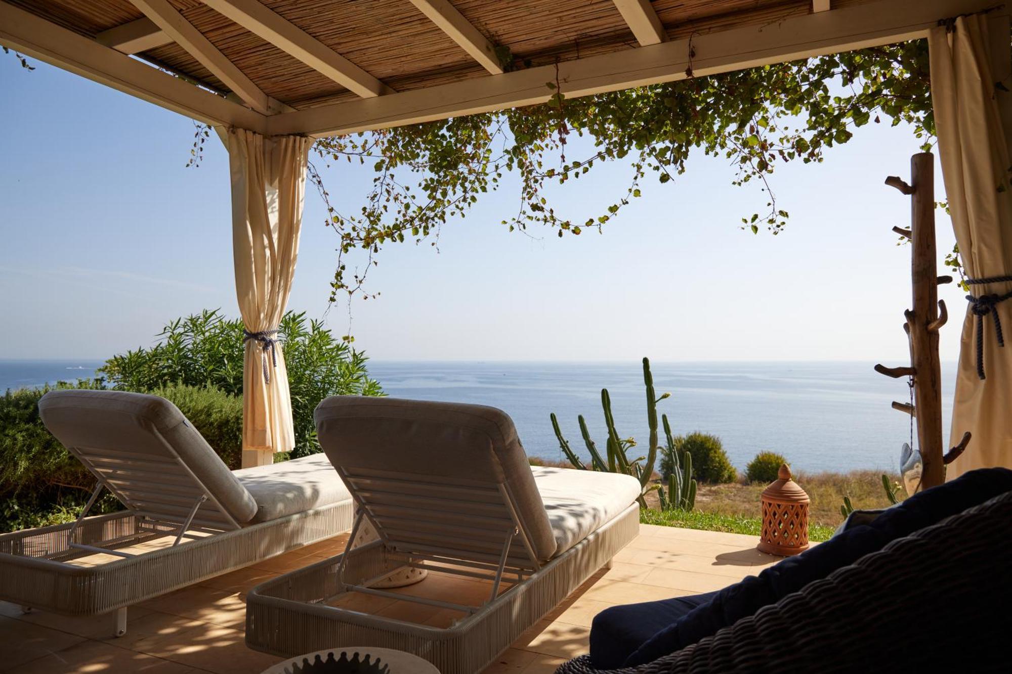 Deluxe Double or Twin Room Sea View