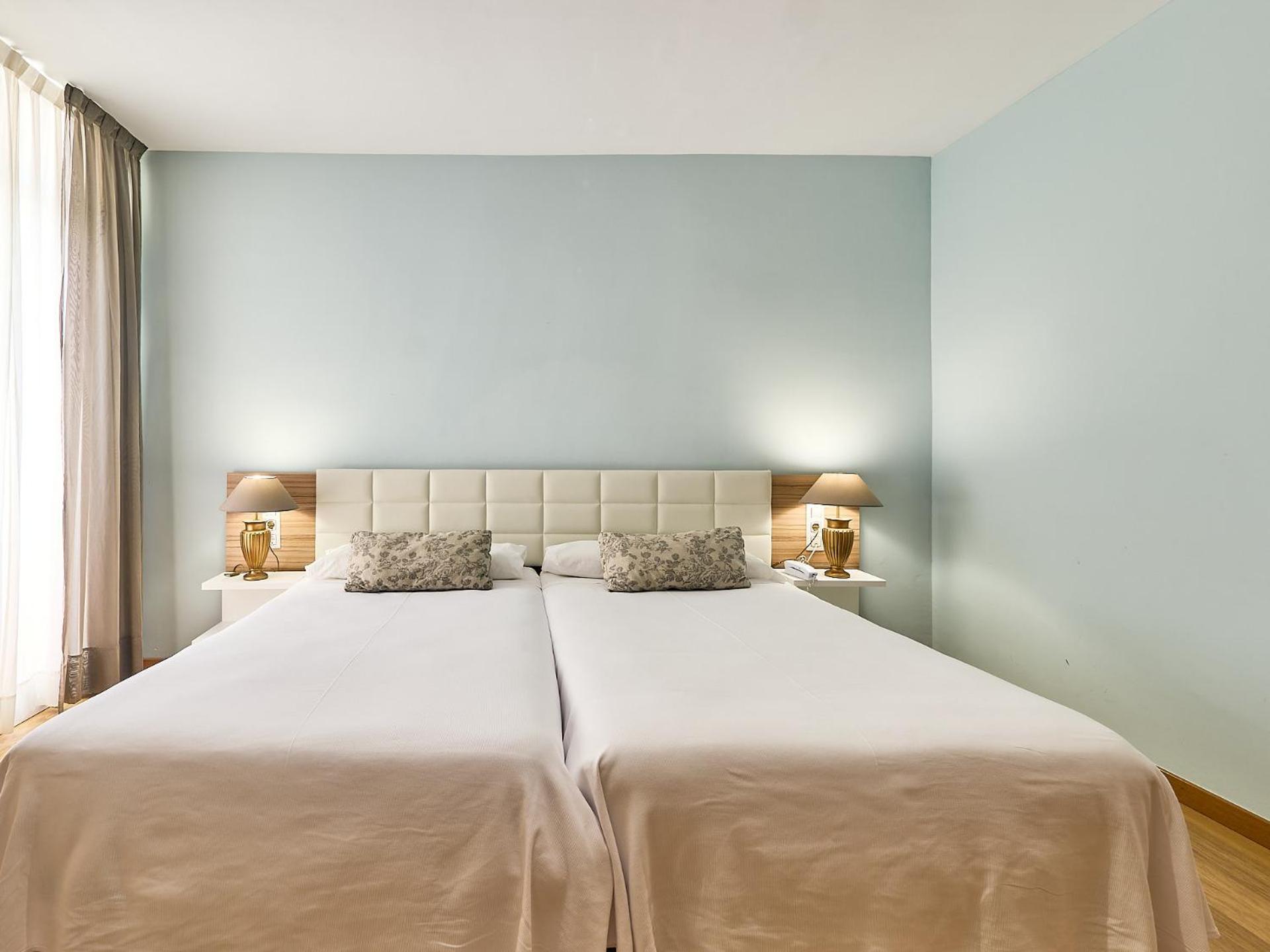 Large Twin Room,1541781172:JPEG