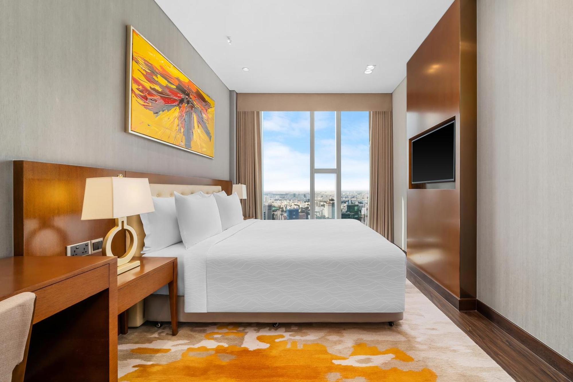 Grand One Bedroom one-time Complimentary Minibar