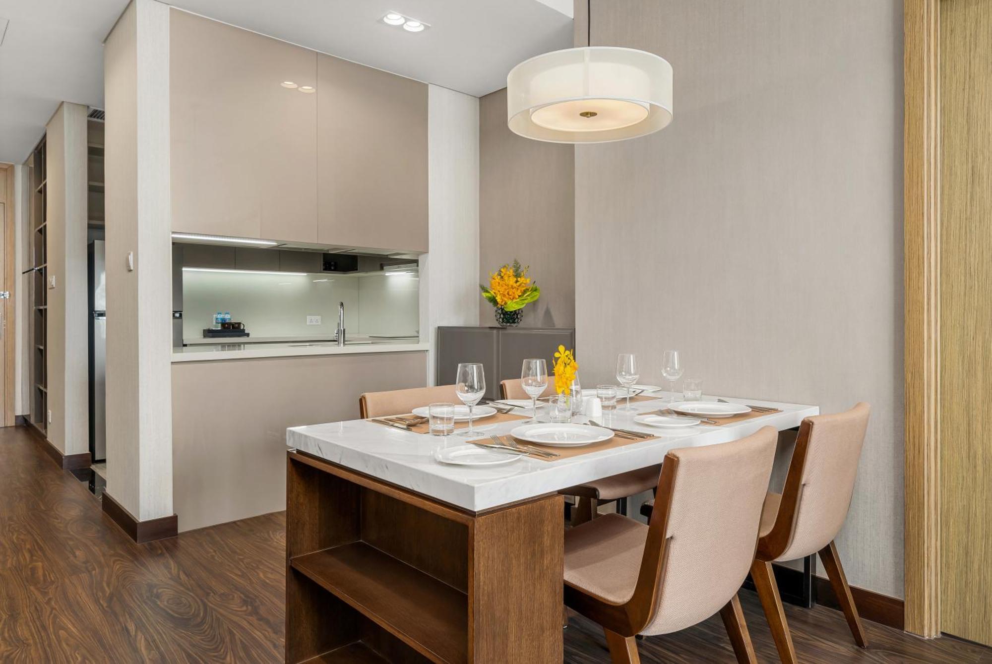 Grand One Bedroom one-time Complimentary Minibar