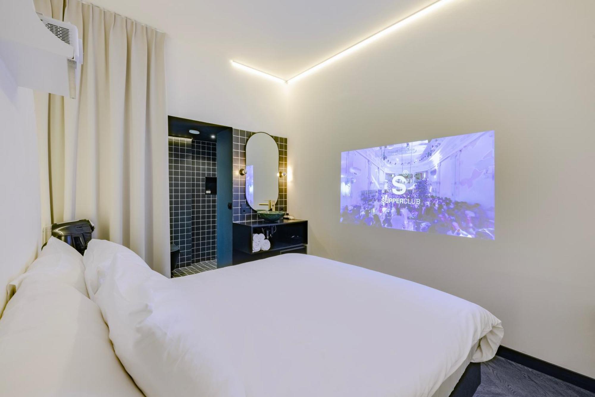 Double Room,1758633724:JPEG