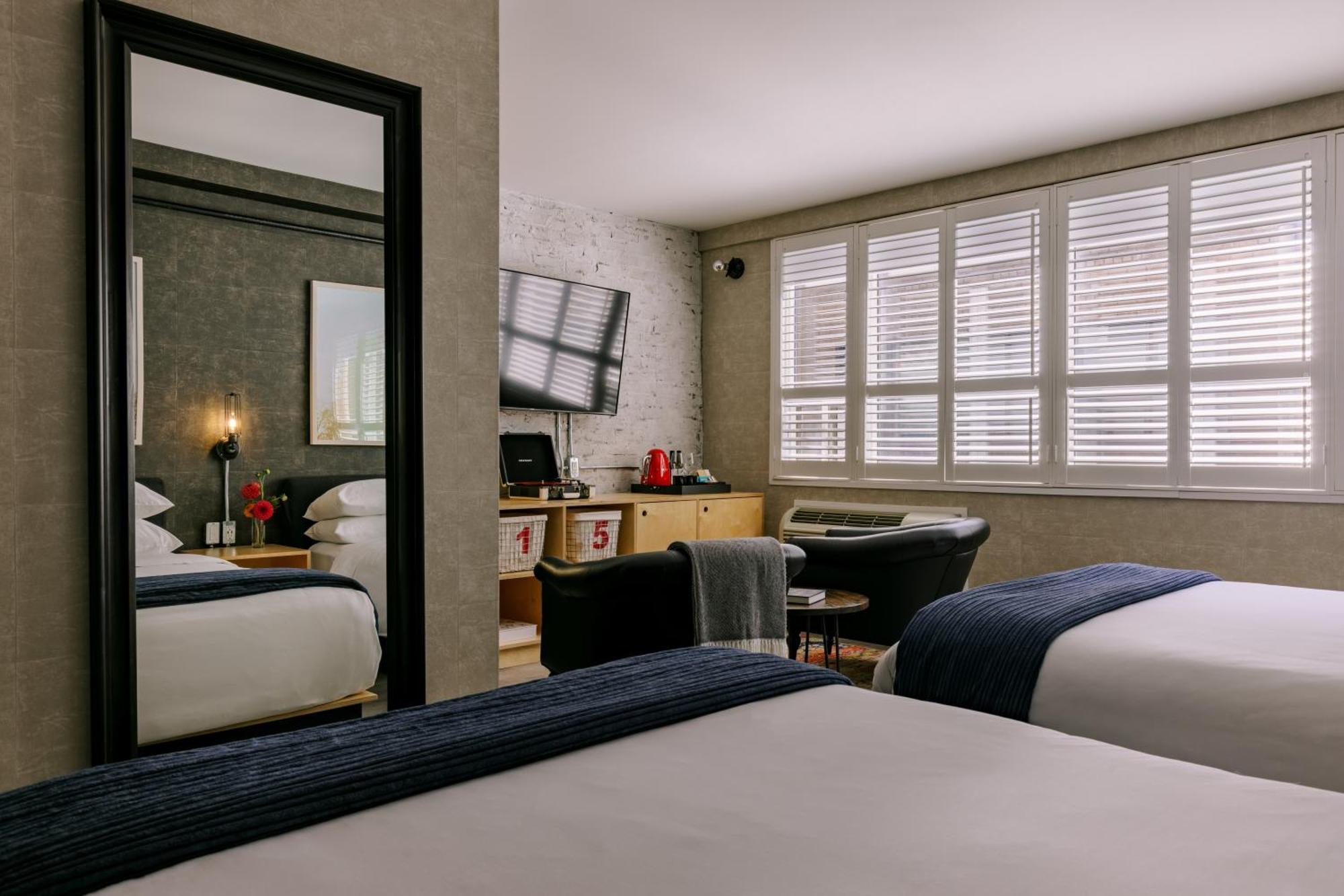 Loft Two Queen Beds,1542122836:JPEG