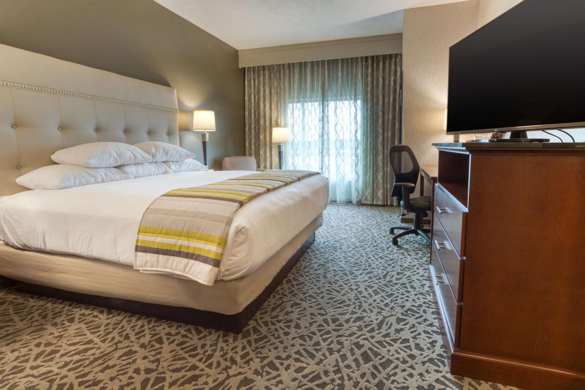 Deluxe King Room,1542186688:JPEG