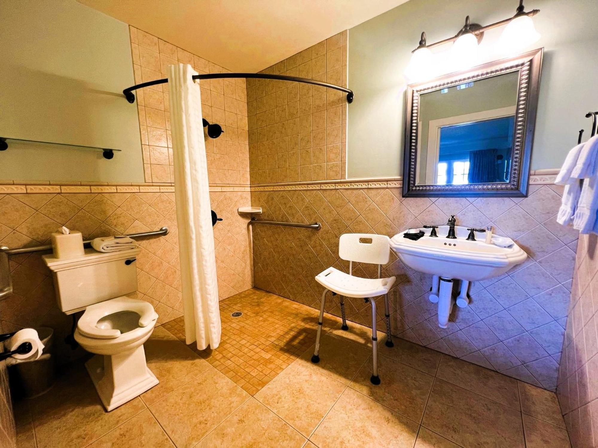 Queen Room - Disability Access,1717054670:JPEG
