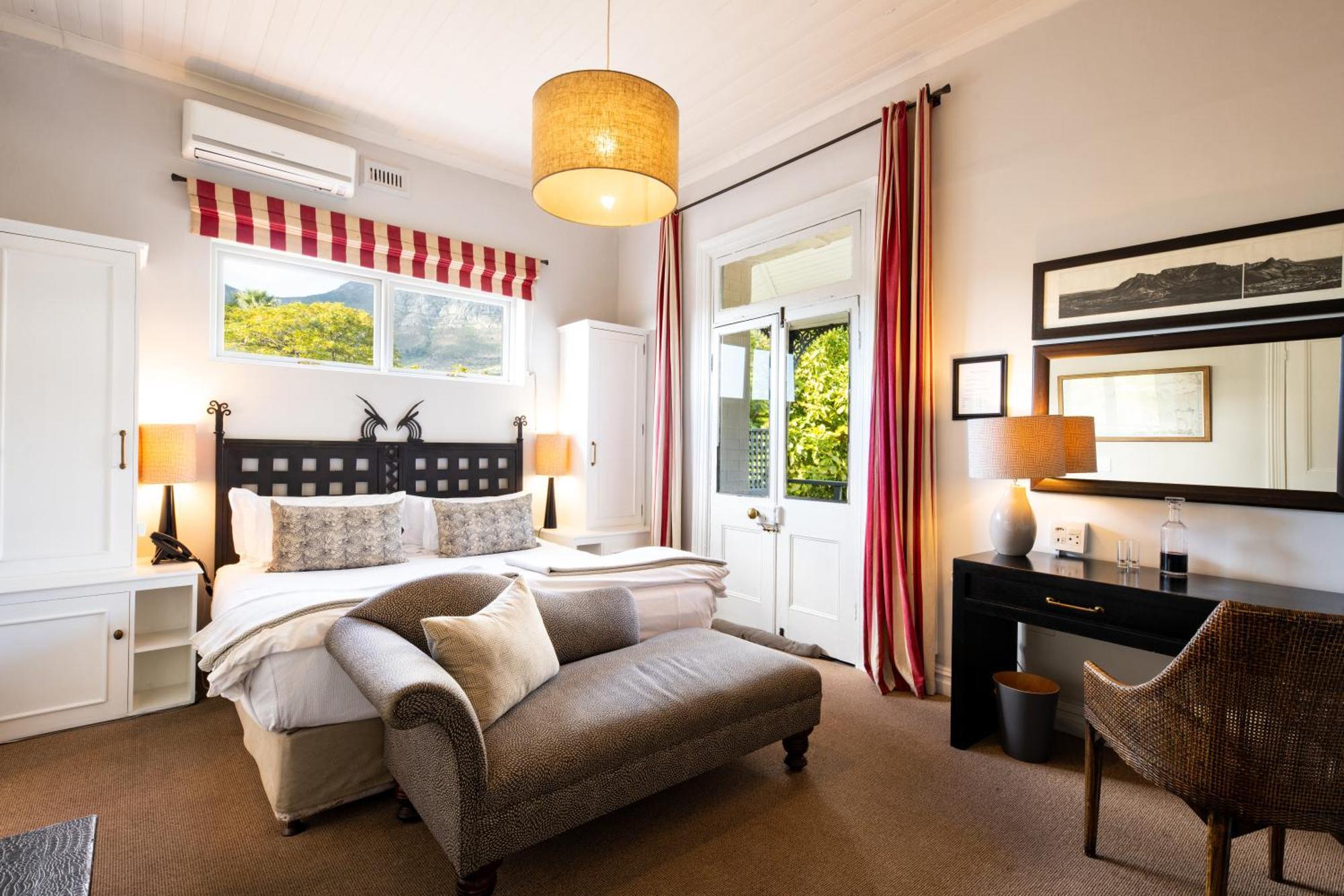 Double Room,1542285622:JPEG