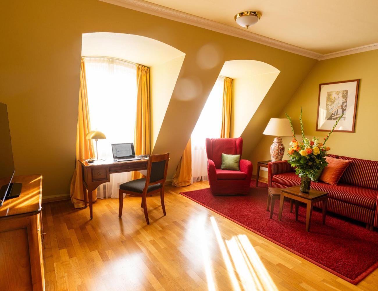 Superior Room,1542382567:JPEG