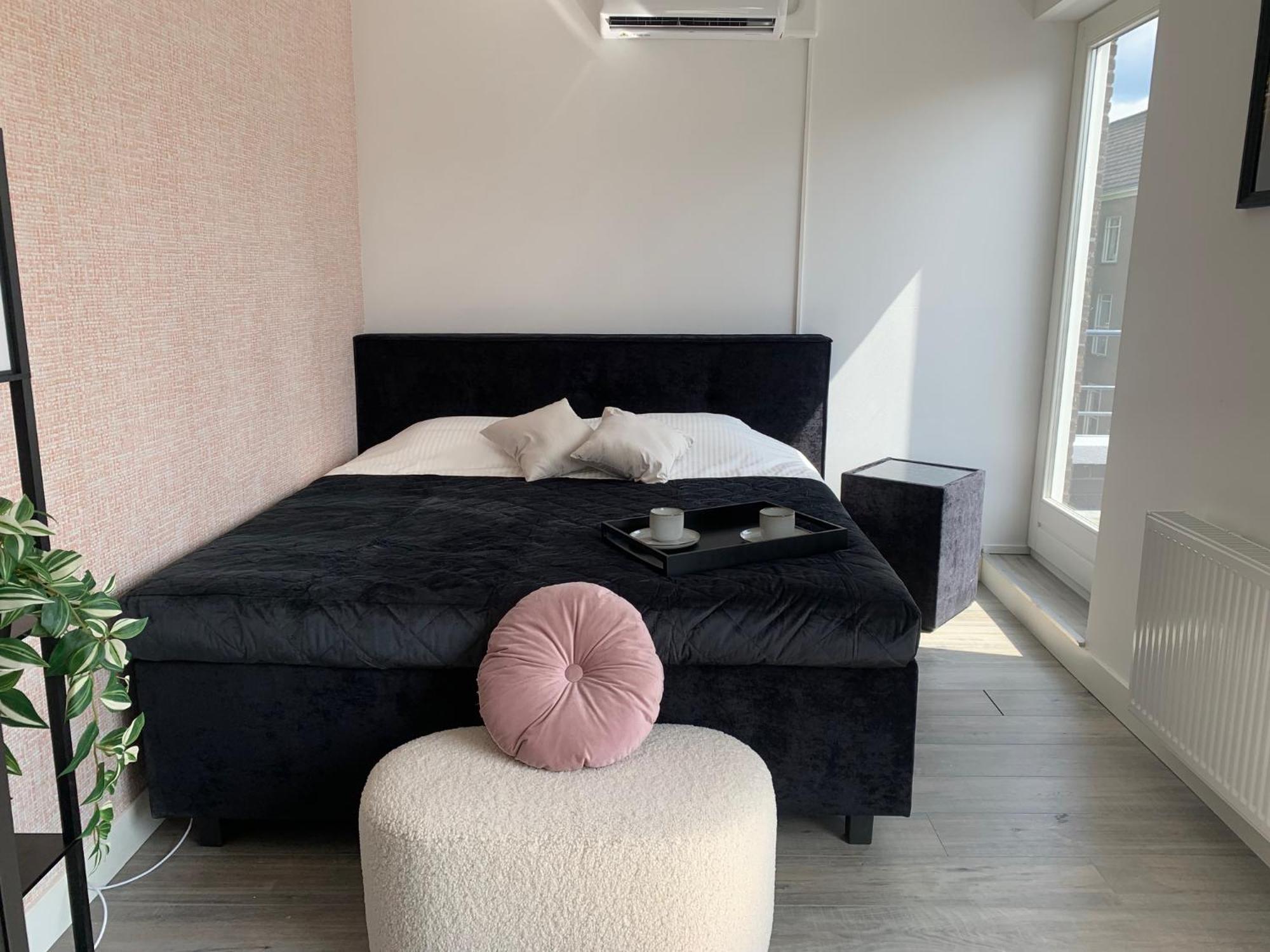 Double Room,1542424651:JPEG