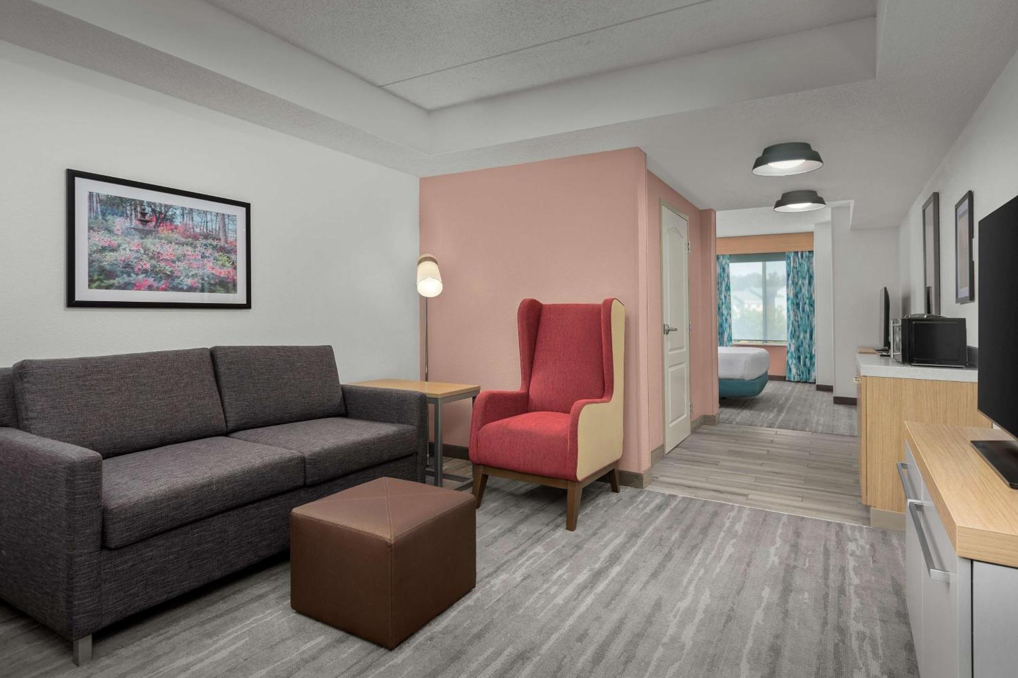 Junior King Suite Seating Area,1542425080:JPEG