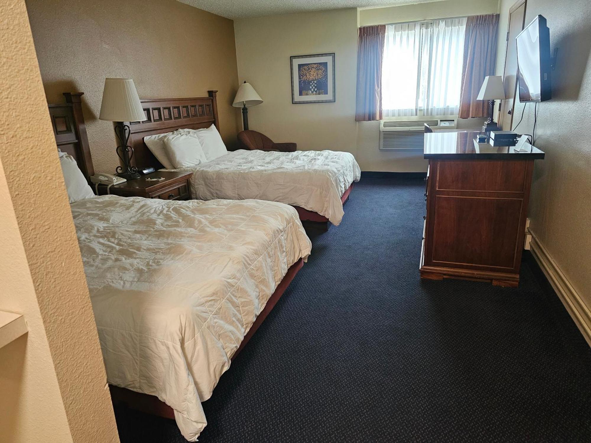 Standard Queen Room Two Queen Beds,1542491113:JPEG