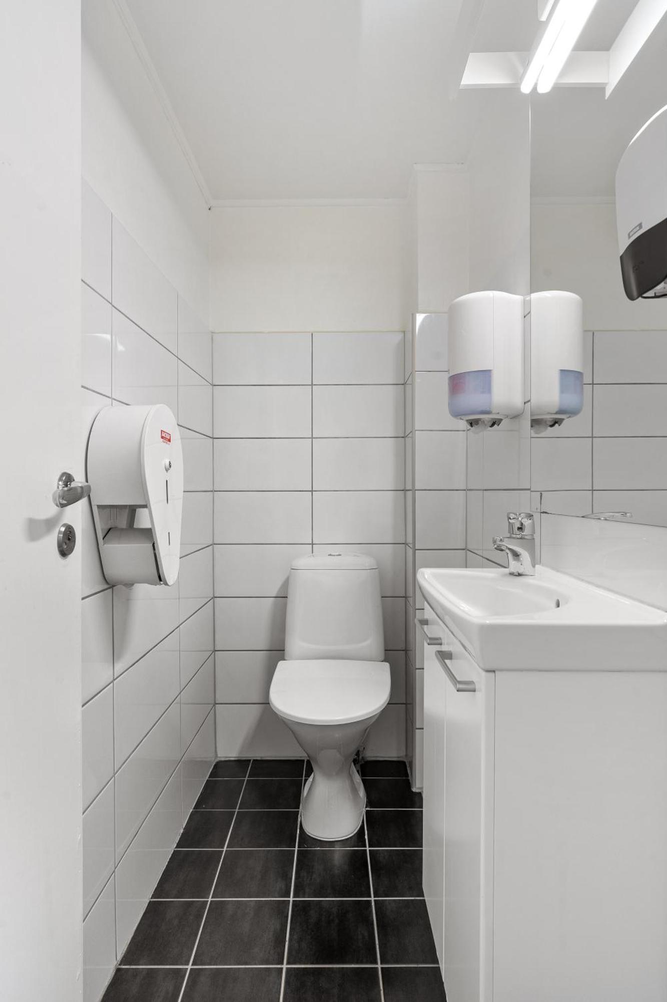 Single Room,1542595450:JPEG