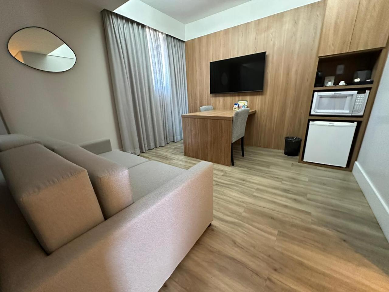 Suíte na Cobertura com Banheira de Hidromassagem e Vista Panorâmica