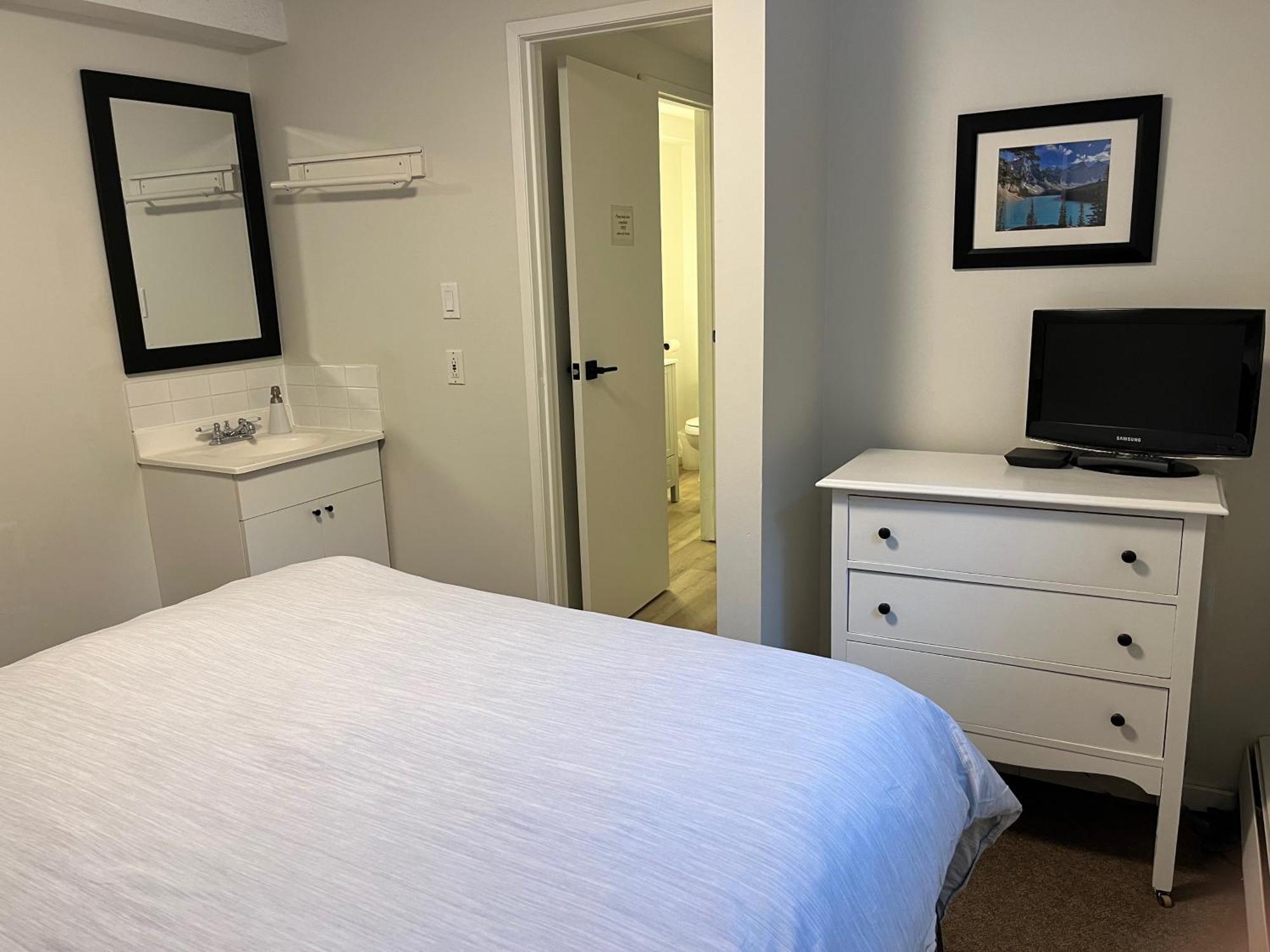 Queen room private bathroom private seating area