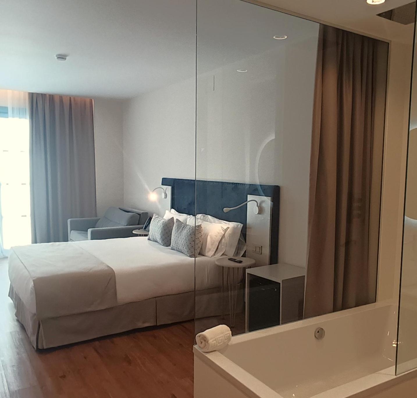 Double Room,1543260481:JPEG