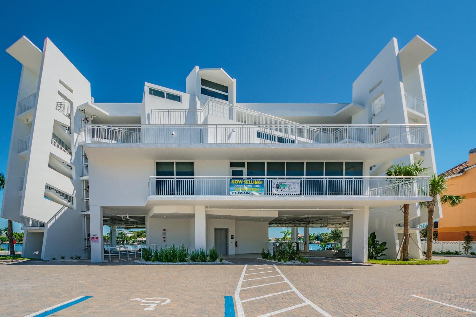Two-Bedroom Two Bath Bay Front Suite