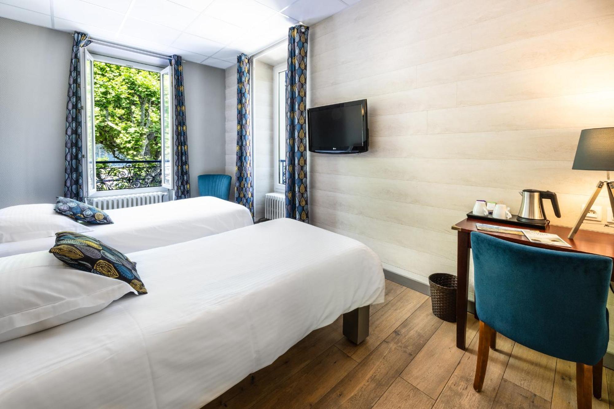 Twin Room,1543294921:JPEG