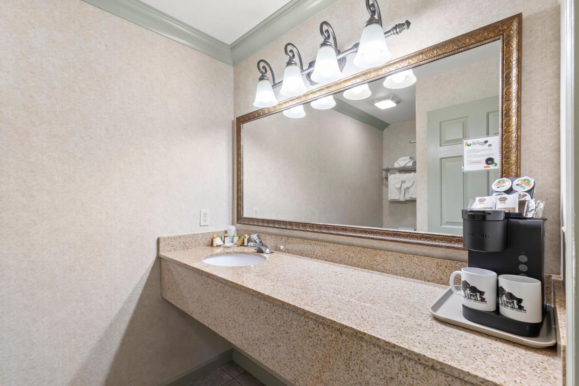 King Whirlpool Tub Room Ocean View No Pets