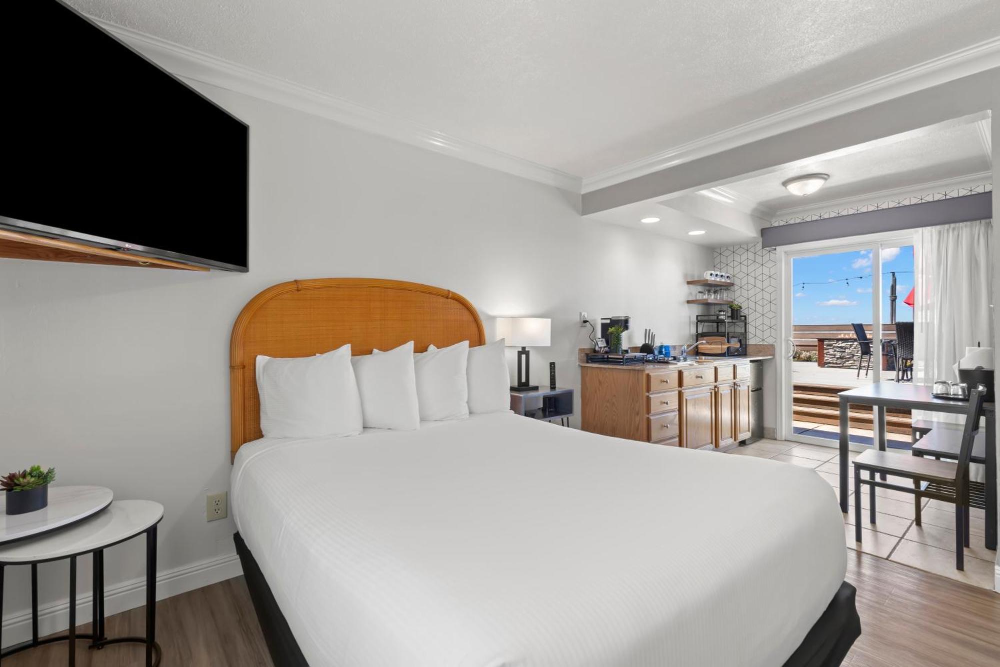 Kitchenette Room Ocean View Pet Friendly