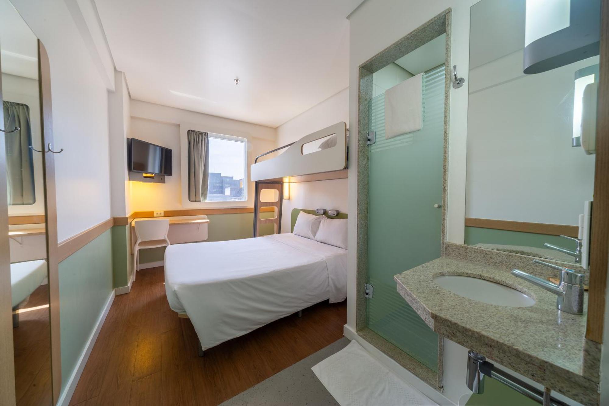 Standard Room Double Bed Foldaway Bed
