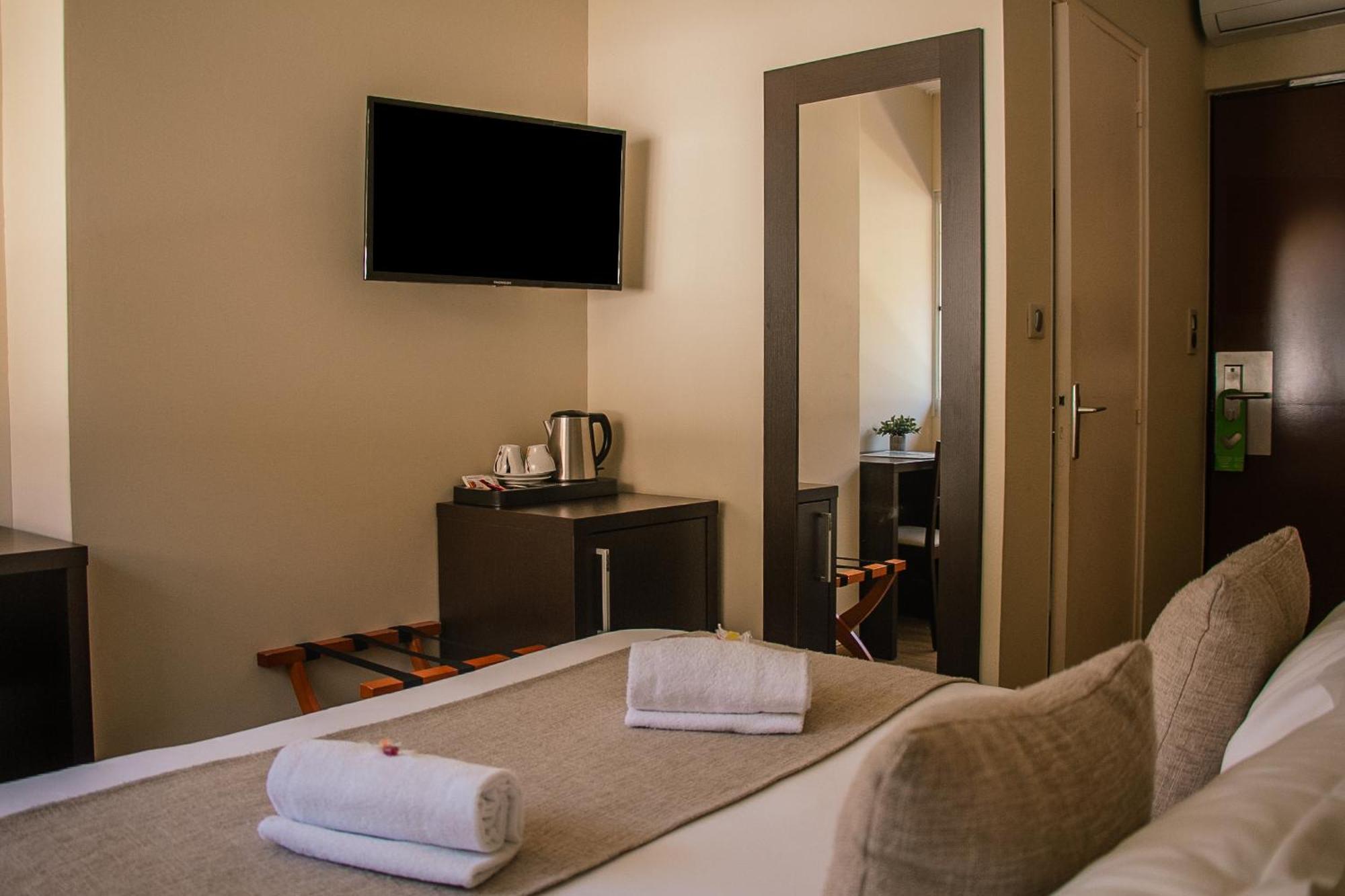 Small Standard Double Room Mountain Side 13m²