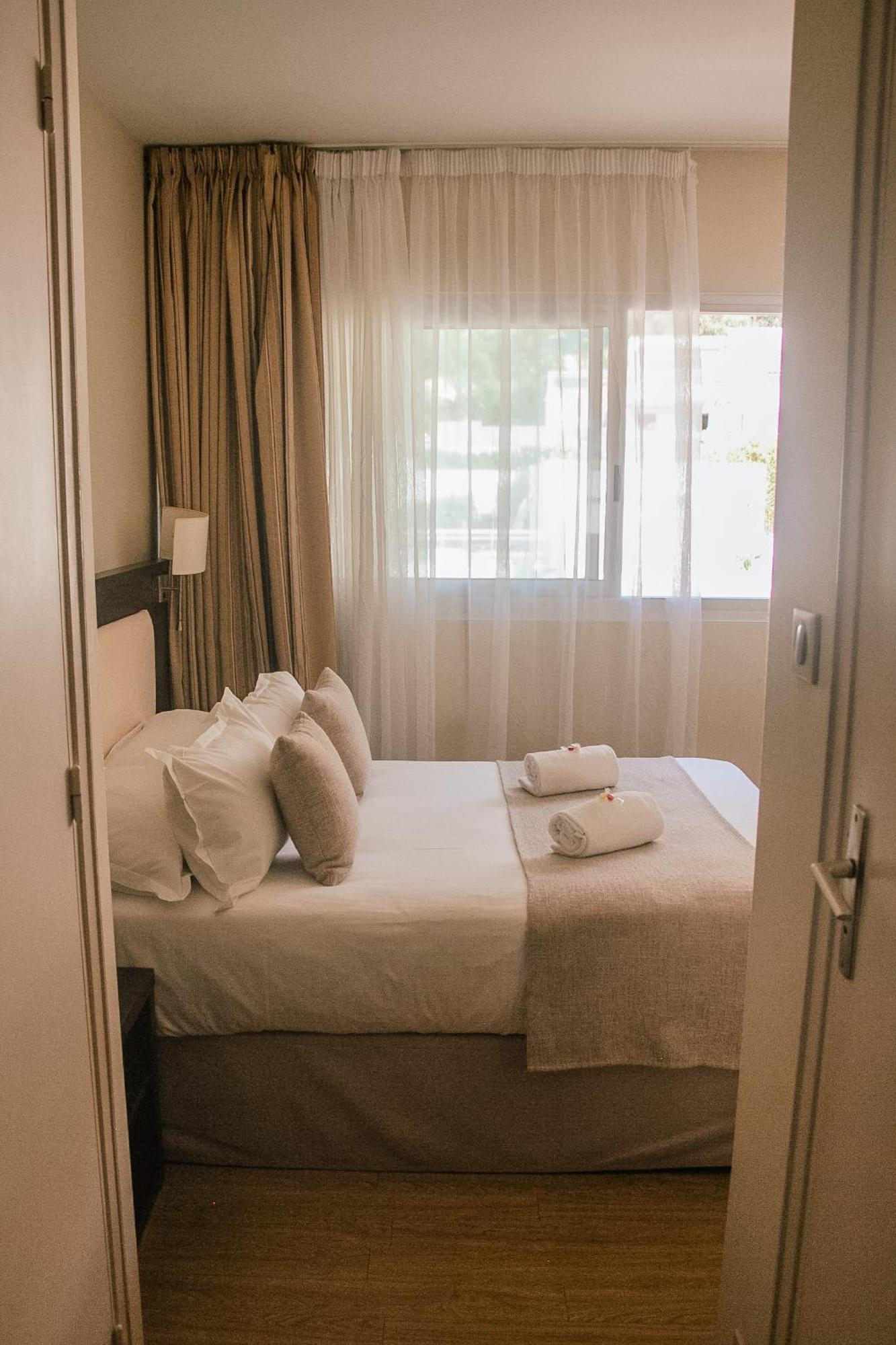 Small Standard Double Room Mountain Side 13m²