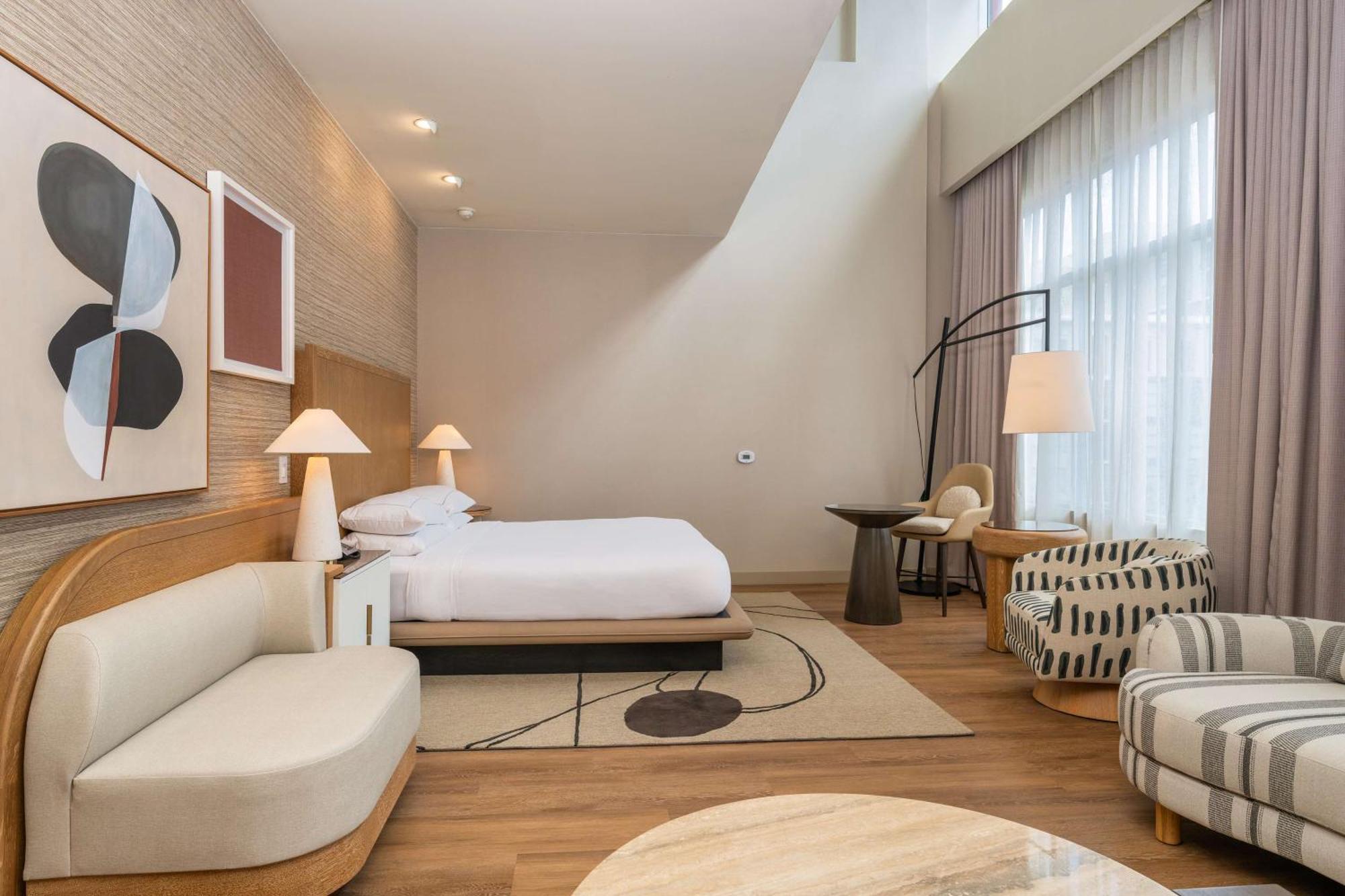 GASLAMP QUARTER LOFT SUITE 1 KING,1543446448:JPEG