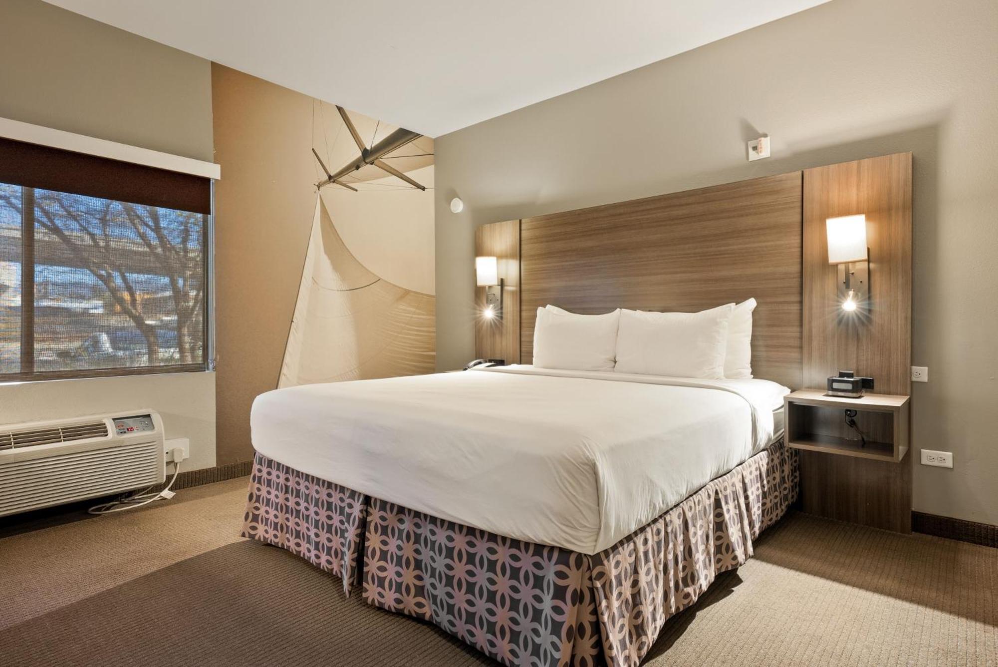 Standard City View King Room