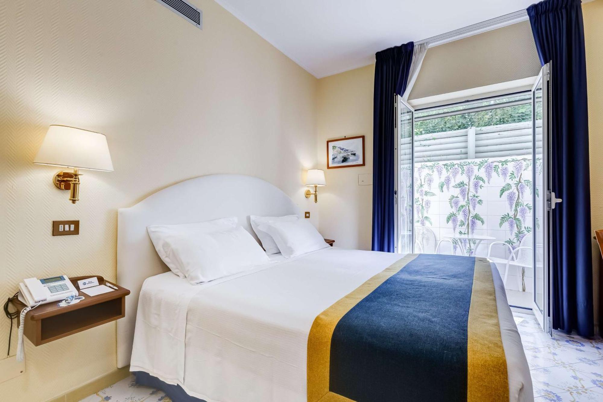 Economy Queen Room