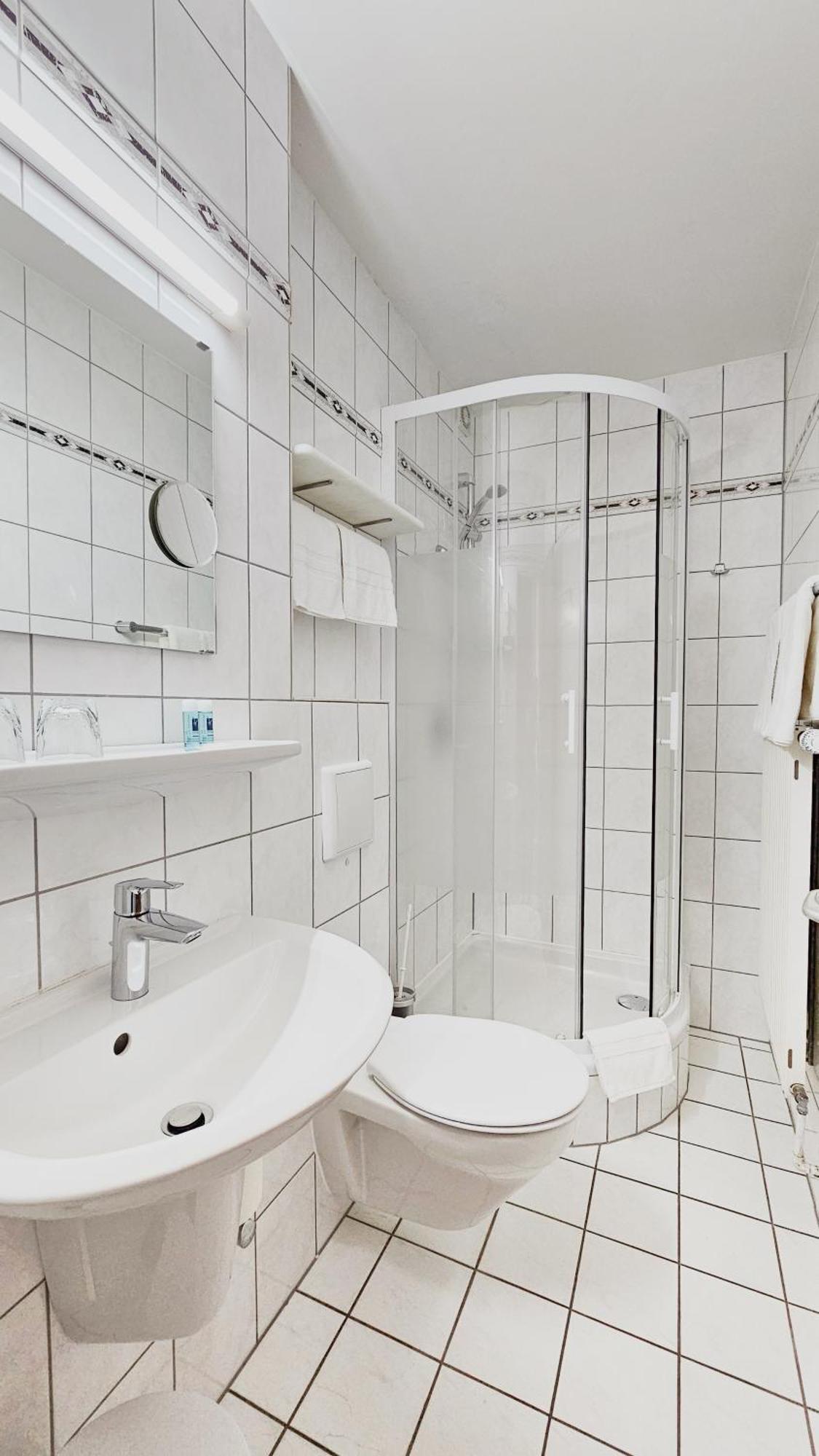 Two-Bedroom Studio Apartment Balcony Panoramic City View,1543700236:JPEG