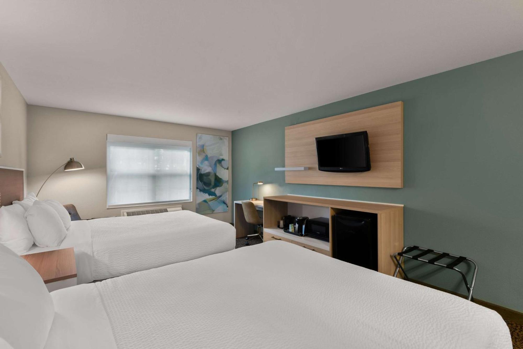 Queen Room Two Queen Beds Non-Smoking