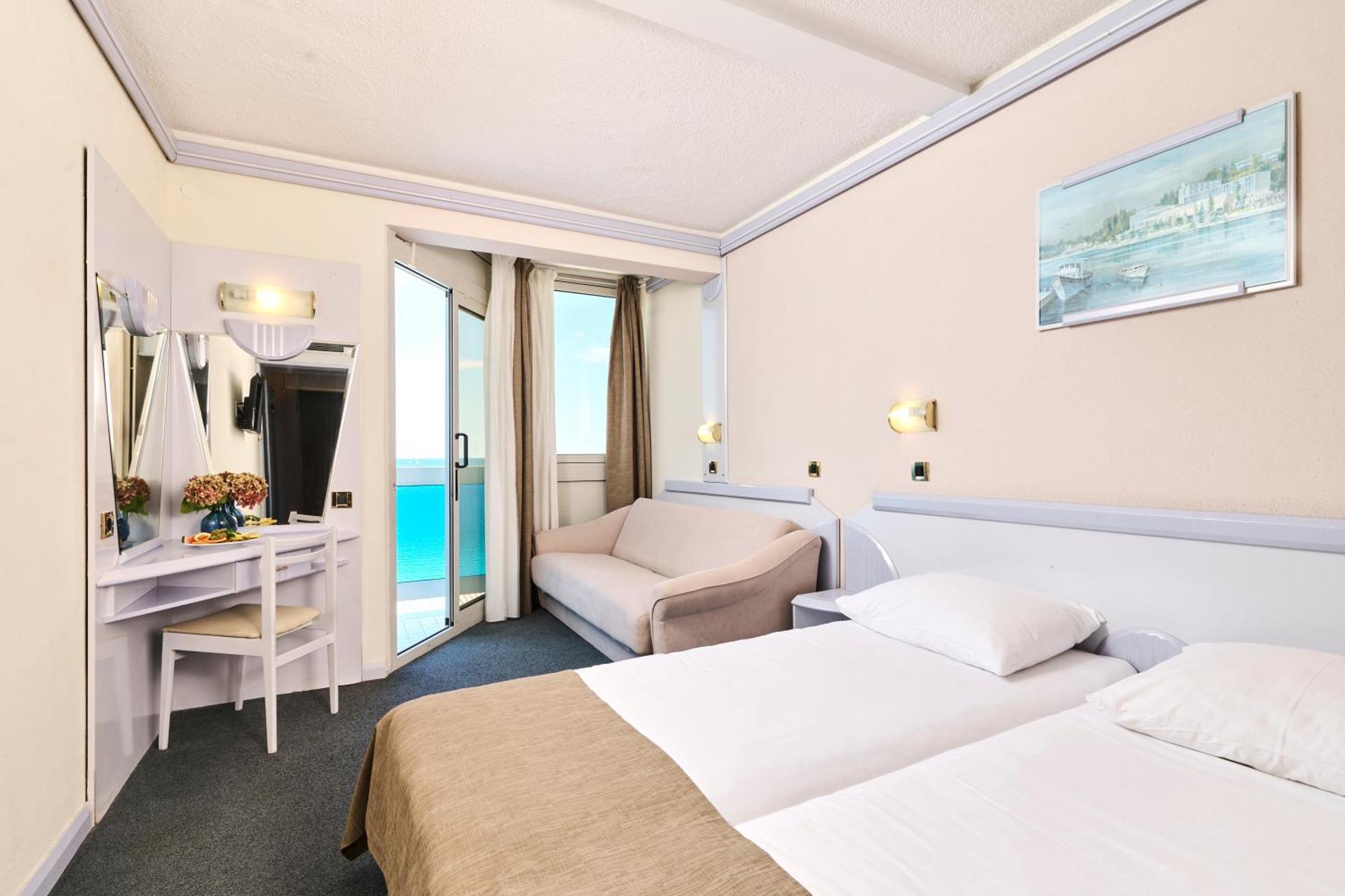 Classic Room Extra Bed Balcony Sea View,1543866757:JPEG