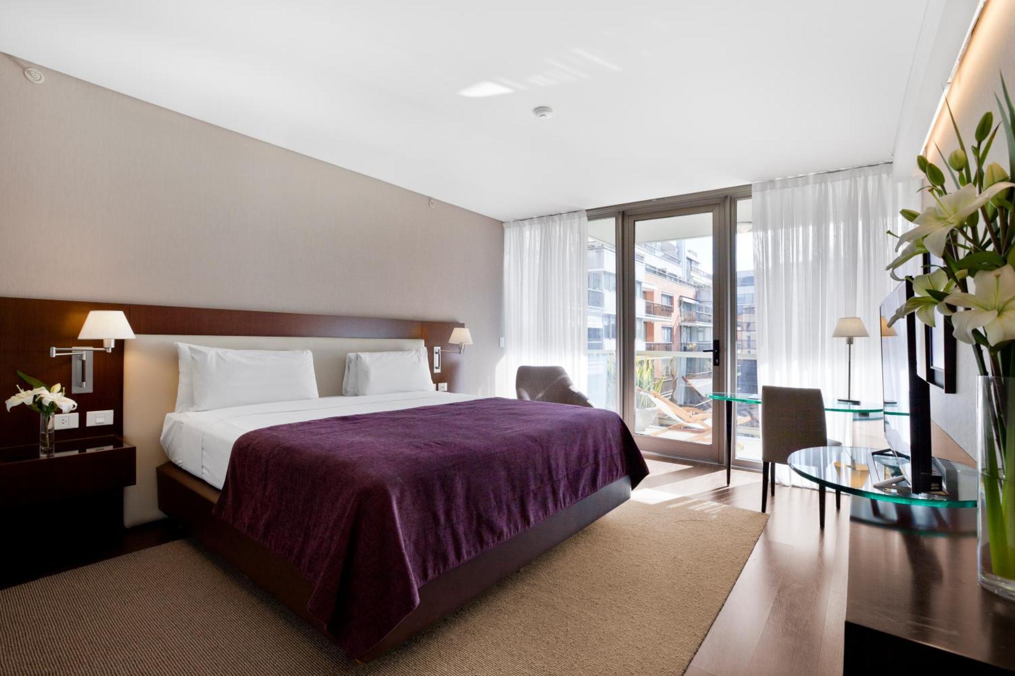 Executive Suite,1543943989:JPEG