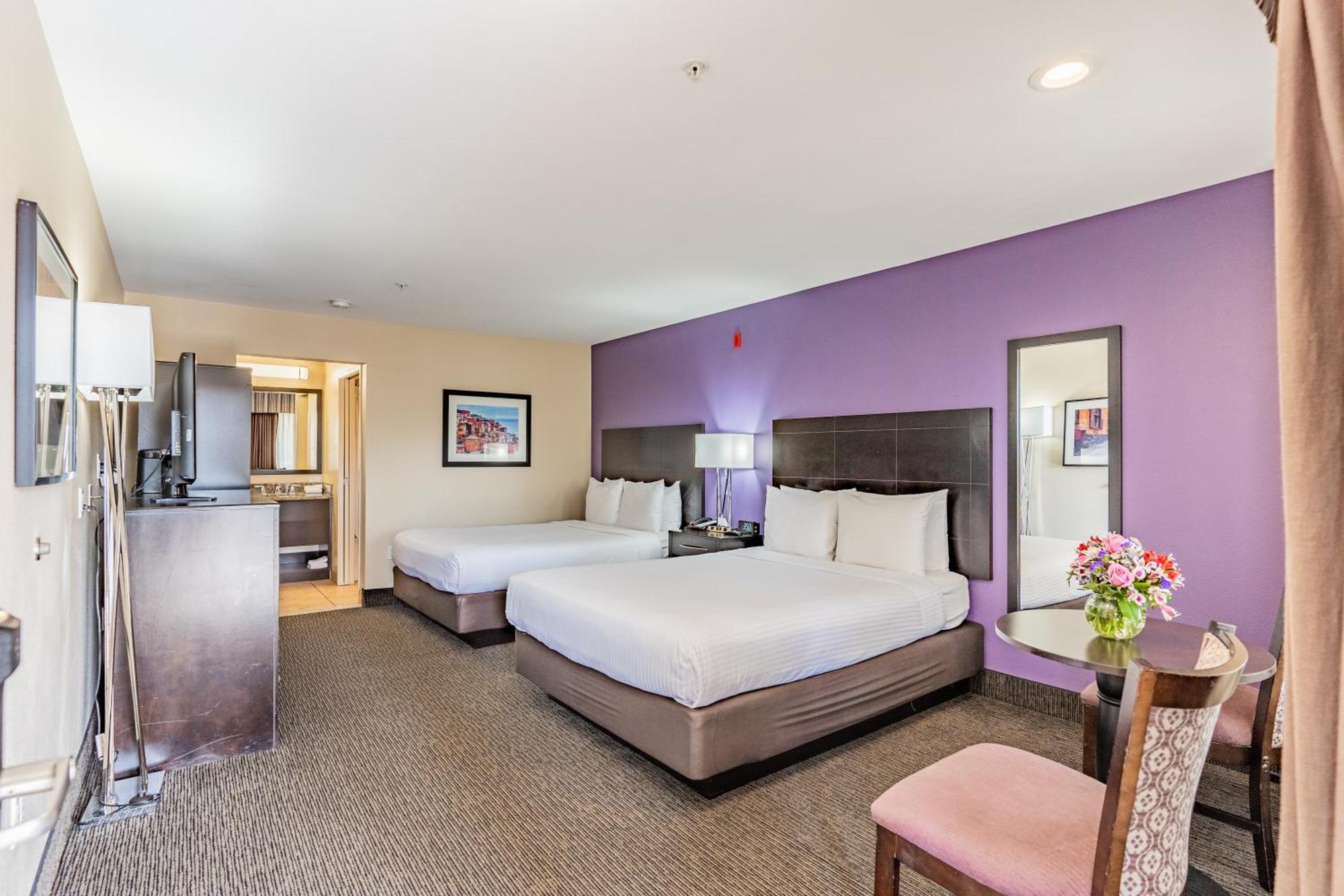Premier Room 2 Queen Beds,434589957:JPEG