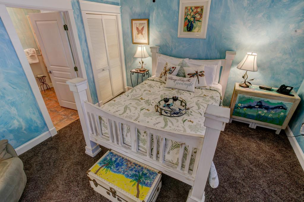 Deluxe Queen Suite Pet Friendly