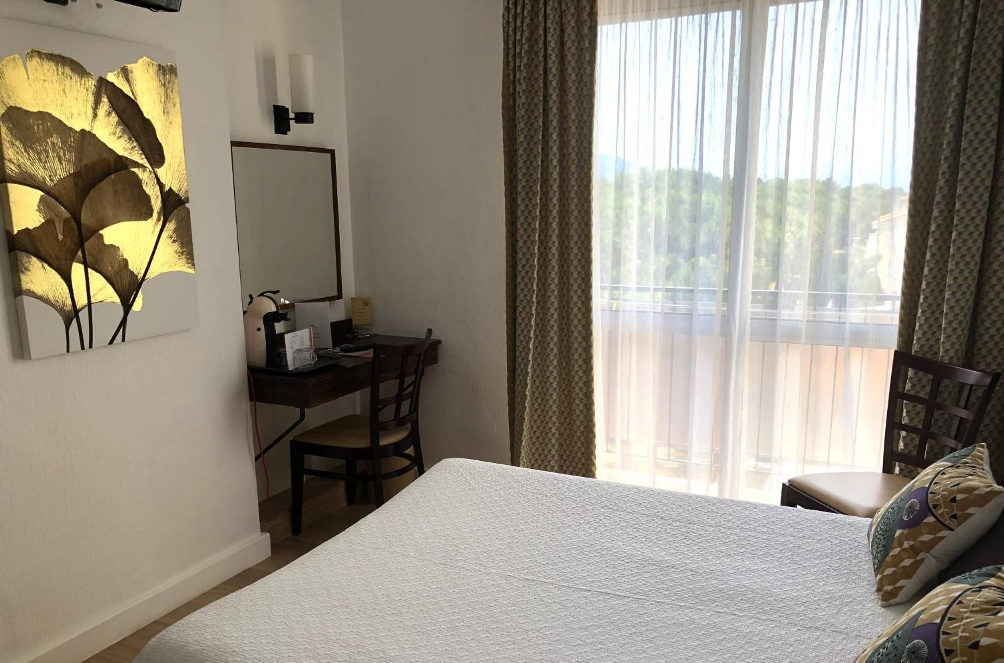 Double Room with Pool View