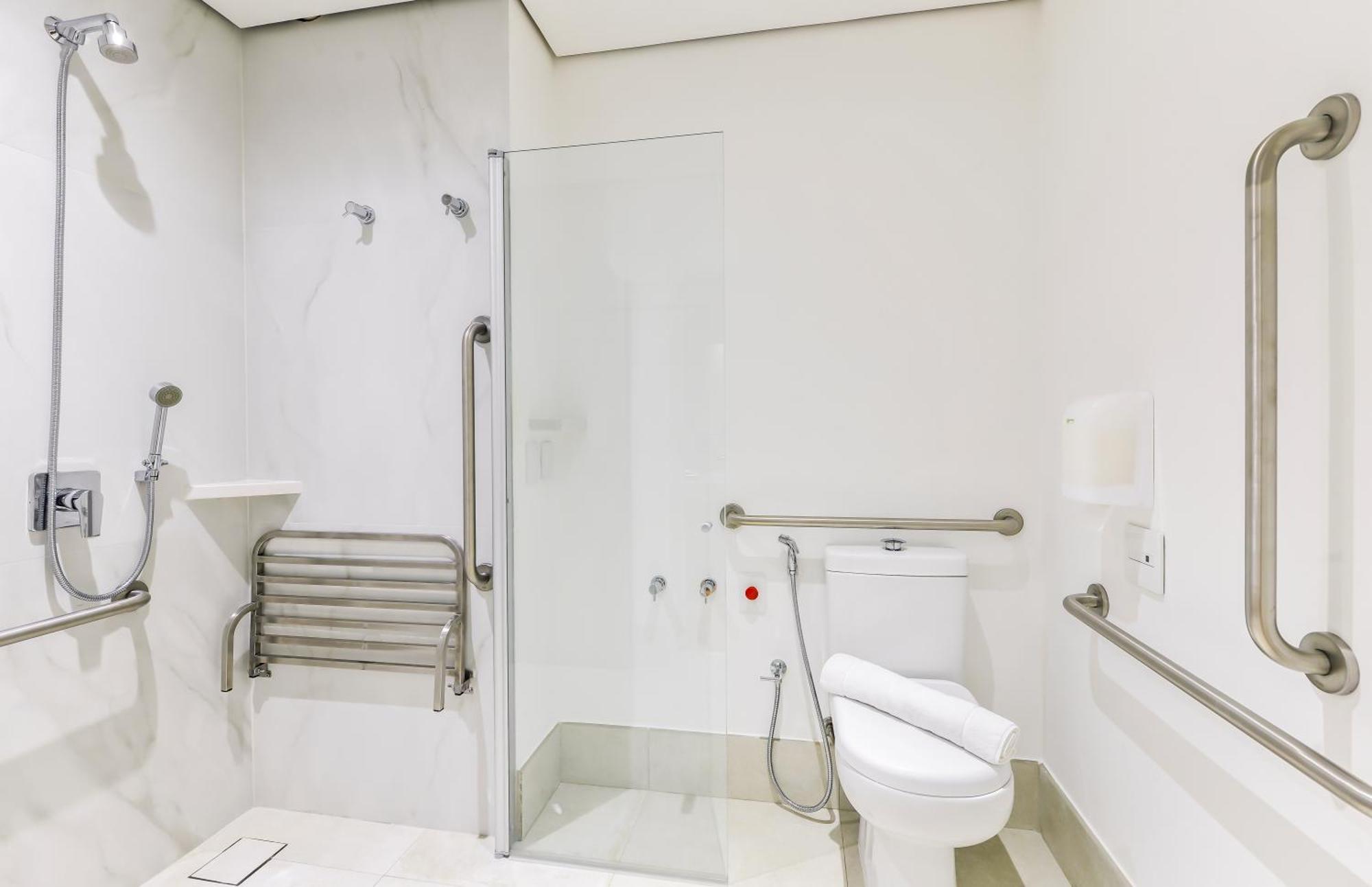 Twin Room Roll Shower Mobility Accessible,1551223264:JPEG