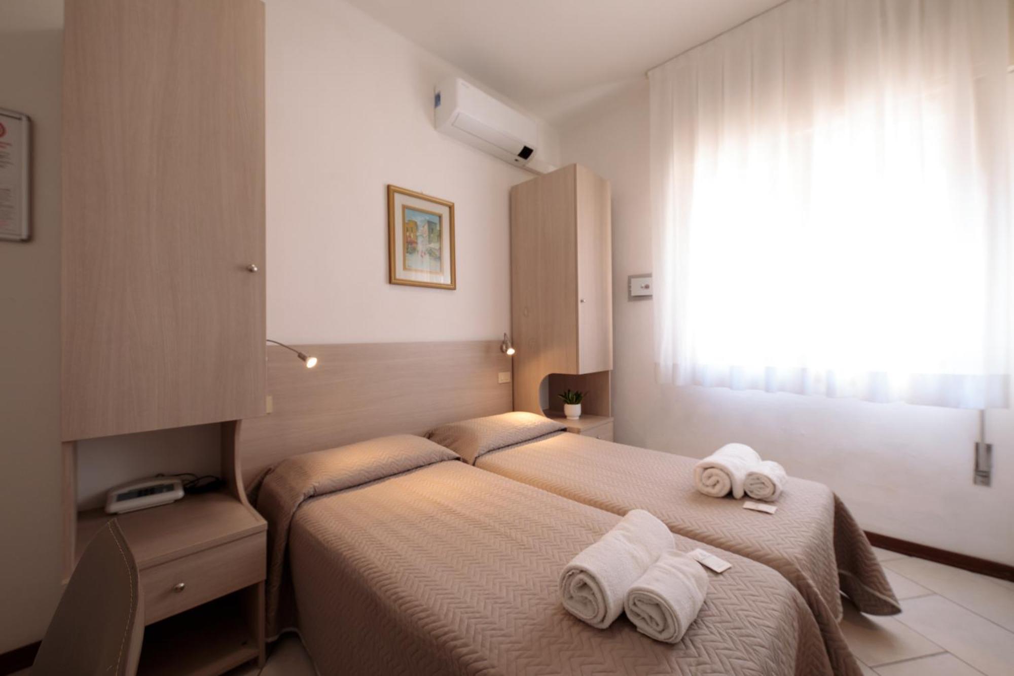 Double or Twin Room,1544128960:JPEG