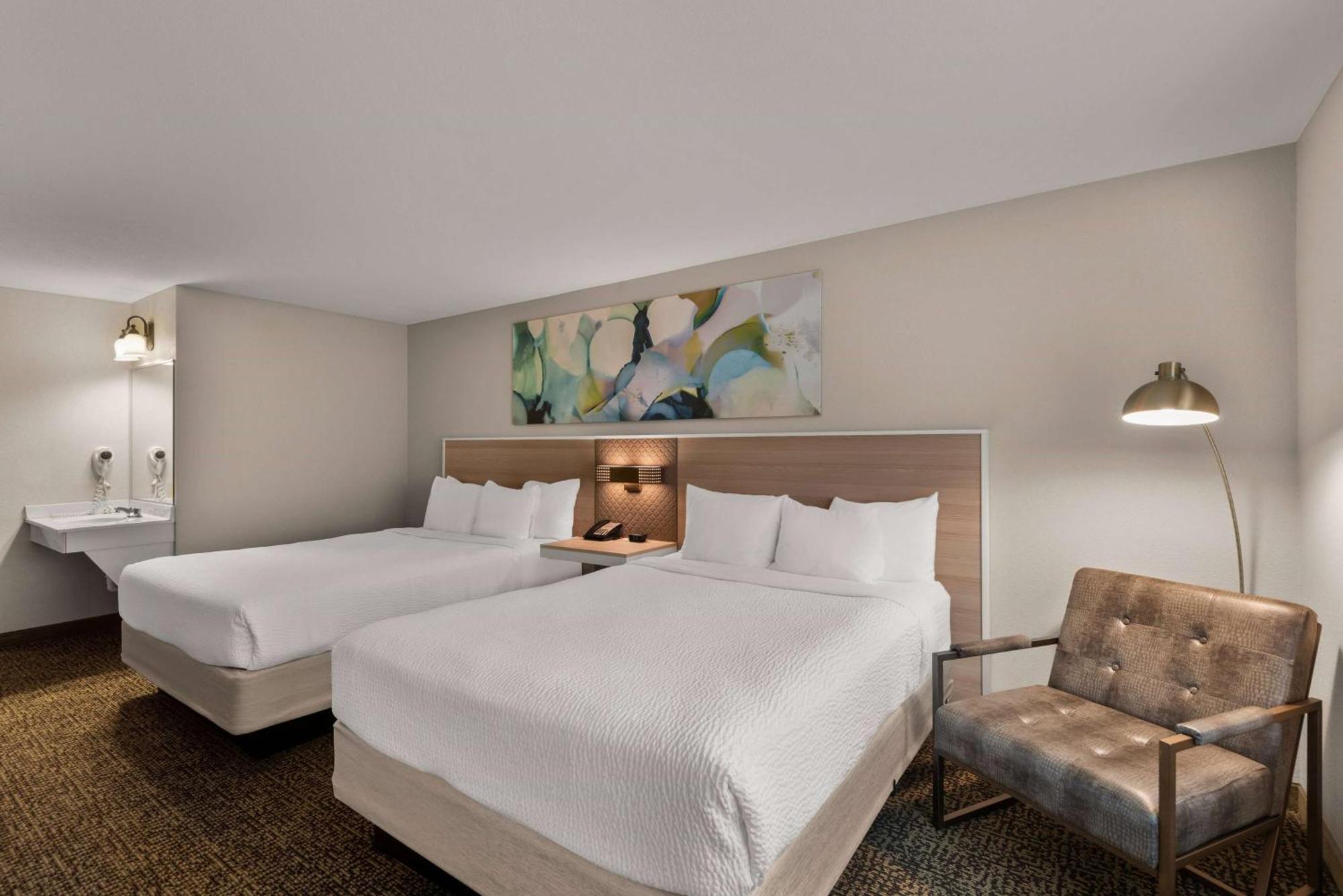 Queen Room Two Queen Beds Non-Smoking