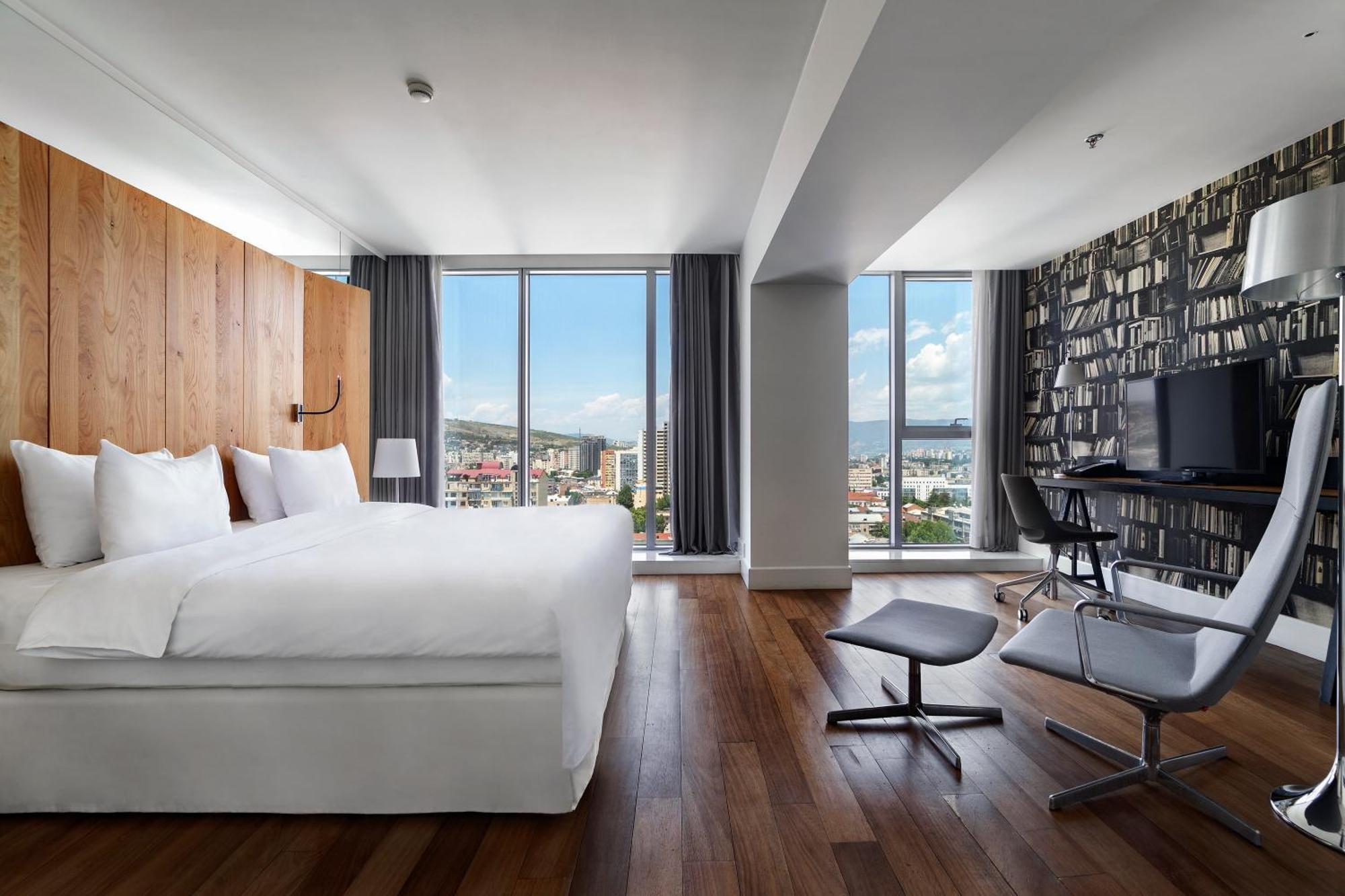 Standard King Room Pool View