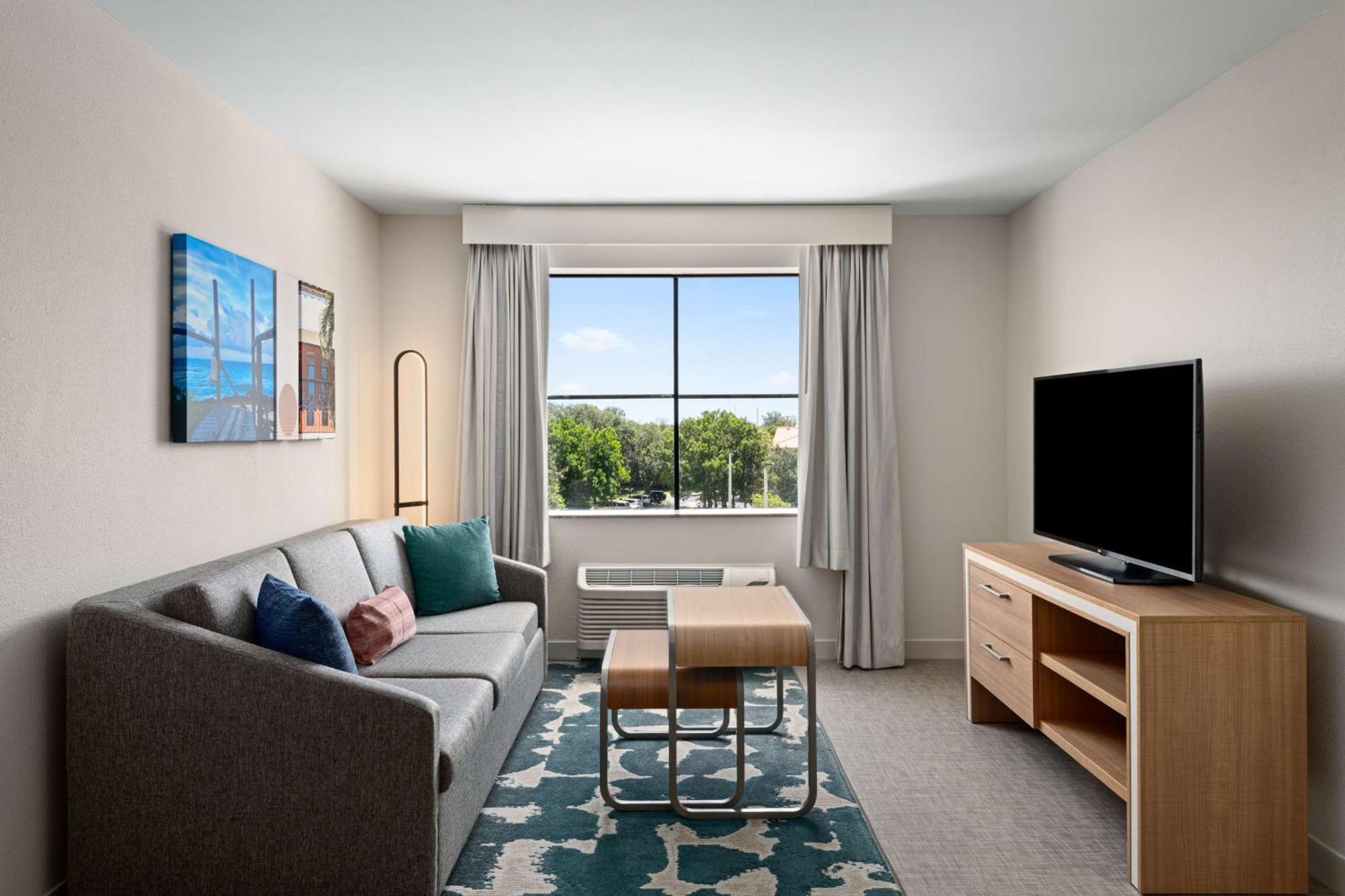 One-Bedroom King Suite,1544263954:JPEG