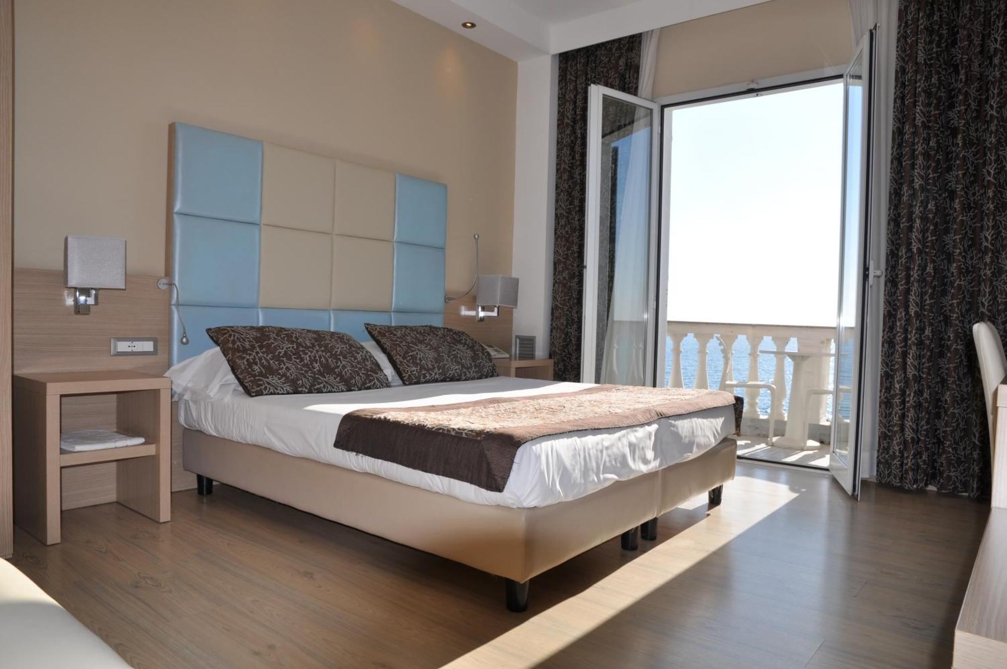 Deluxe Double Room Balcony Sea View