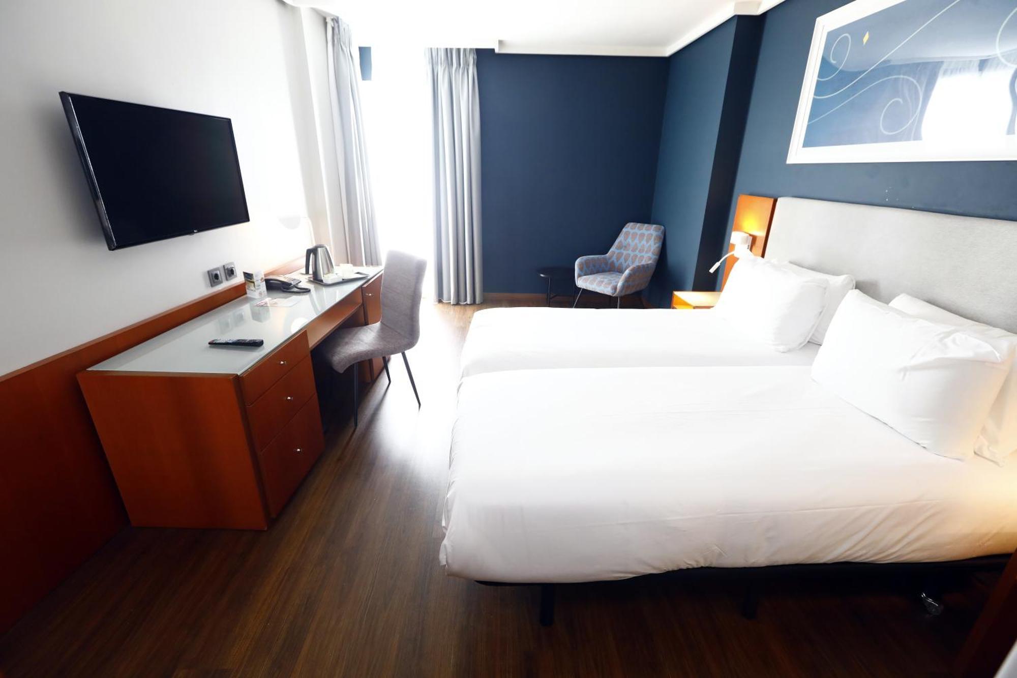 Standard Twin Room,1544283820:JPEG