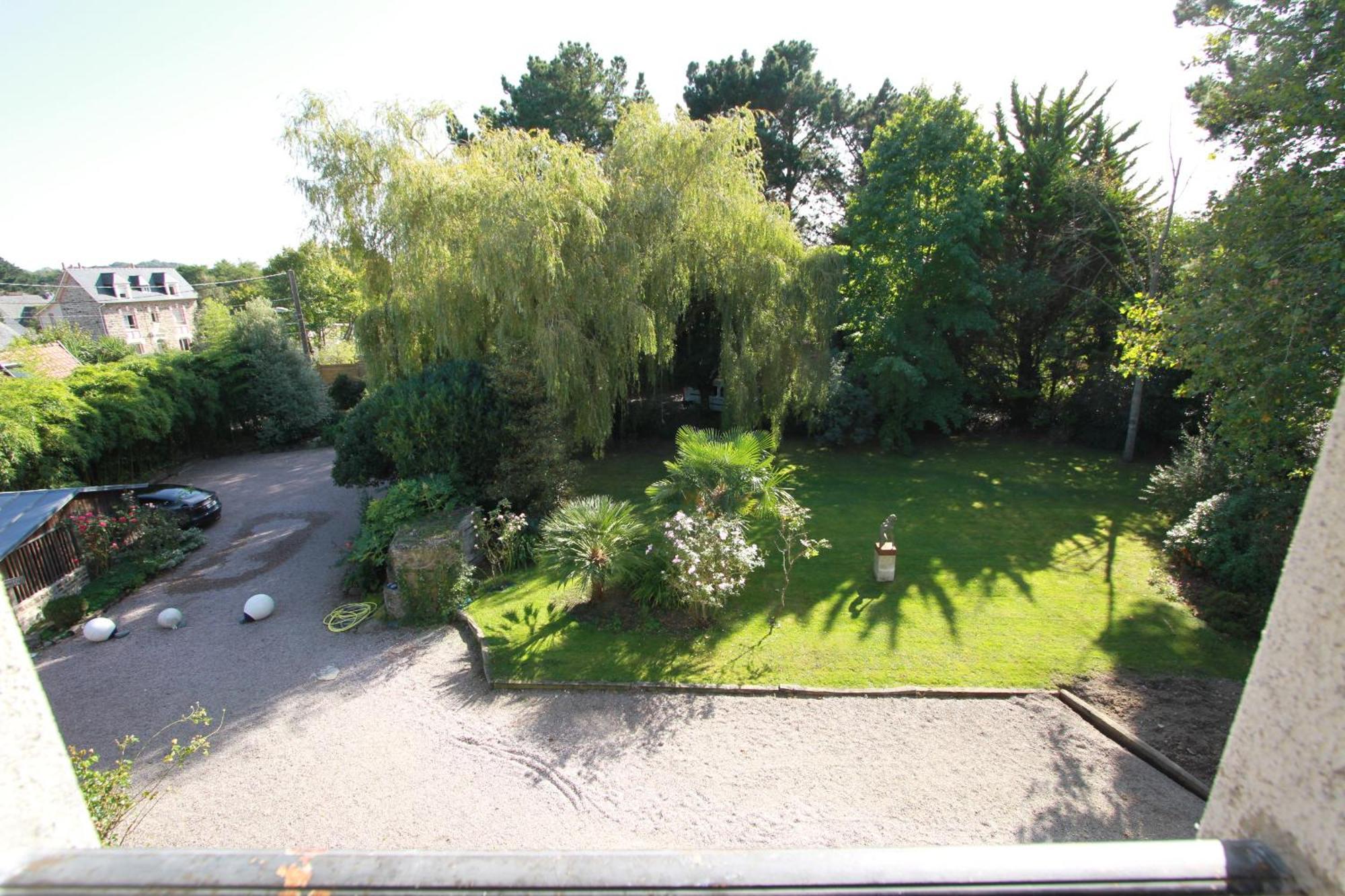 Family Room Garden View