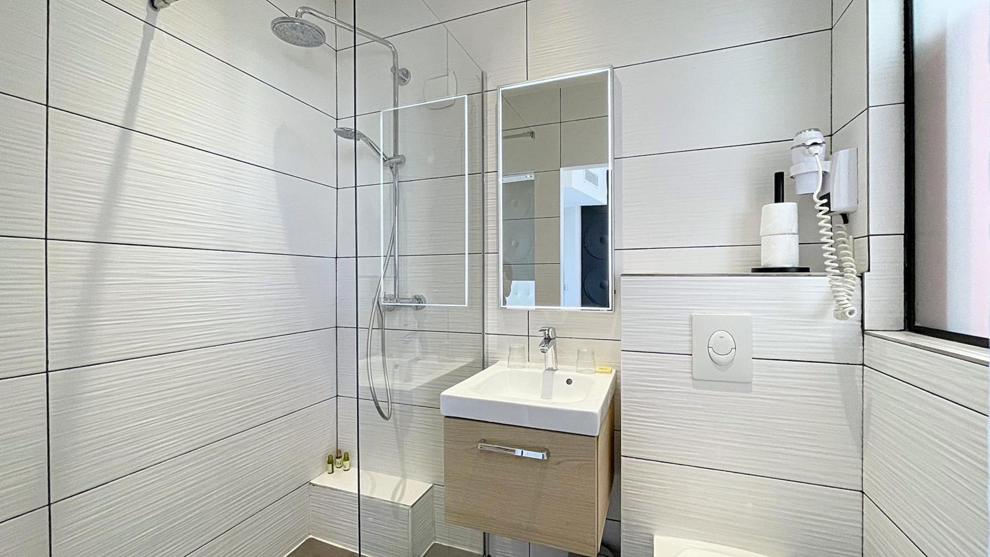 Double Room,1544618794:JPEG